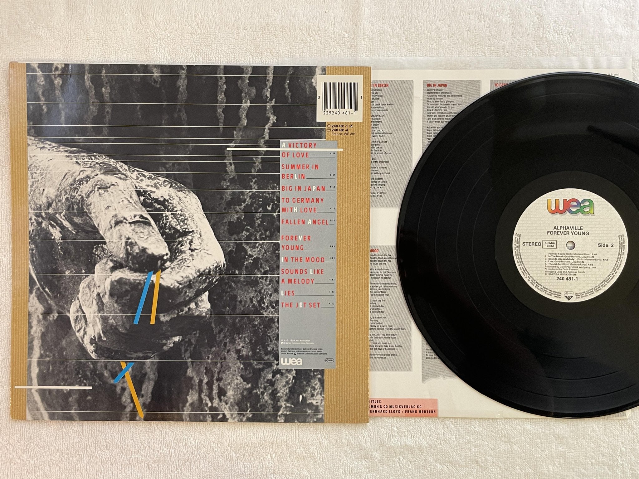 Omslagsbild för skivan ALPHAVILLE forever young LP -84 Ger WEA 240 481-1