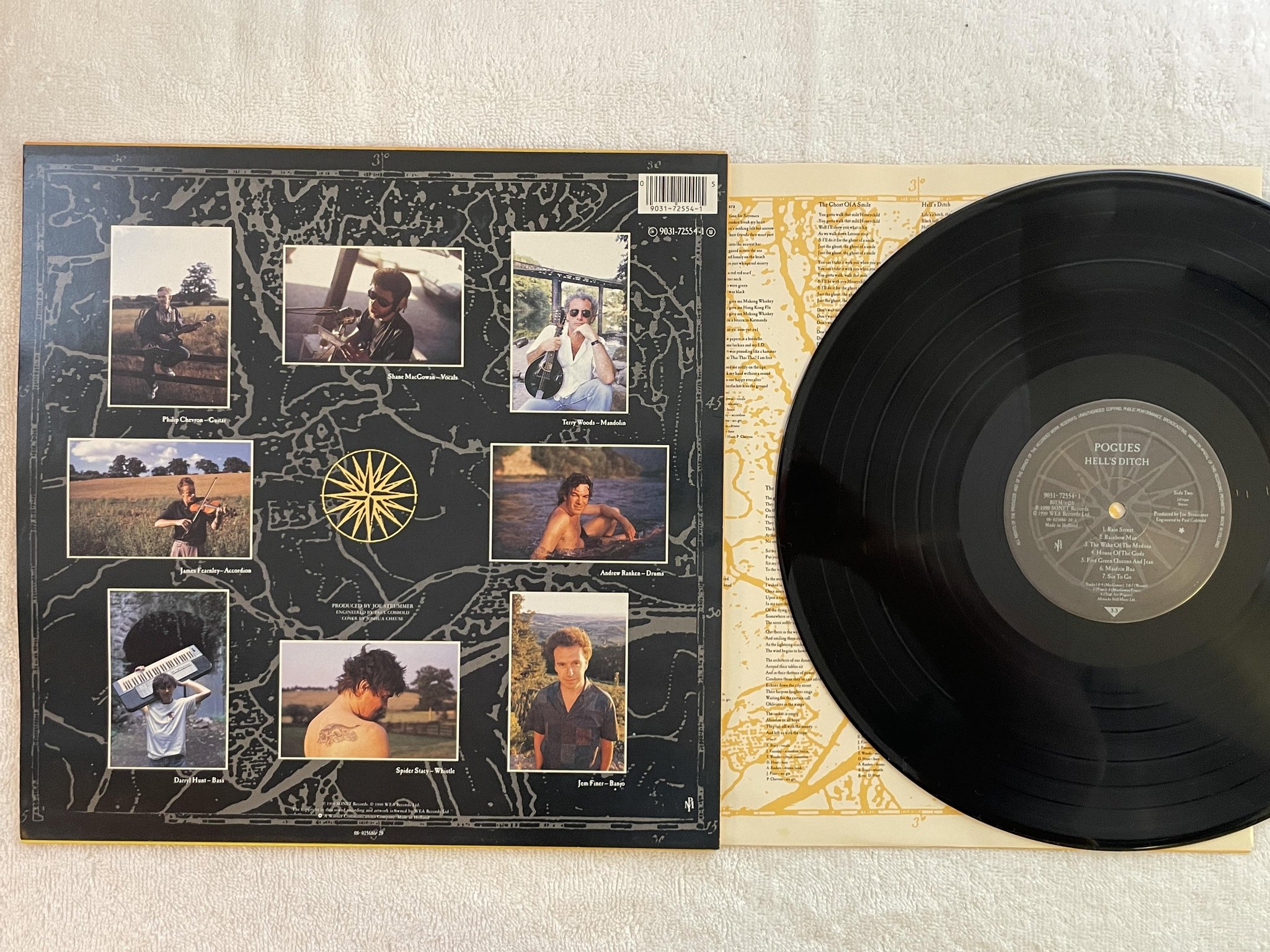 Omslagsbild för skivan THE POGUES Hell's Ditch LP -88 Hol POGUE MAHONE 9031-72554-1