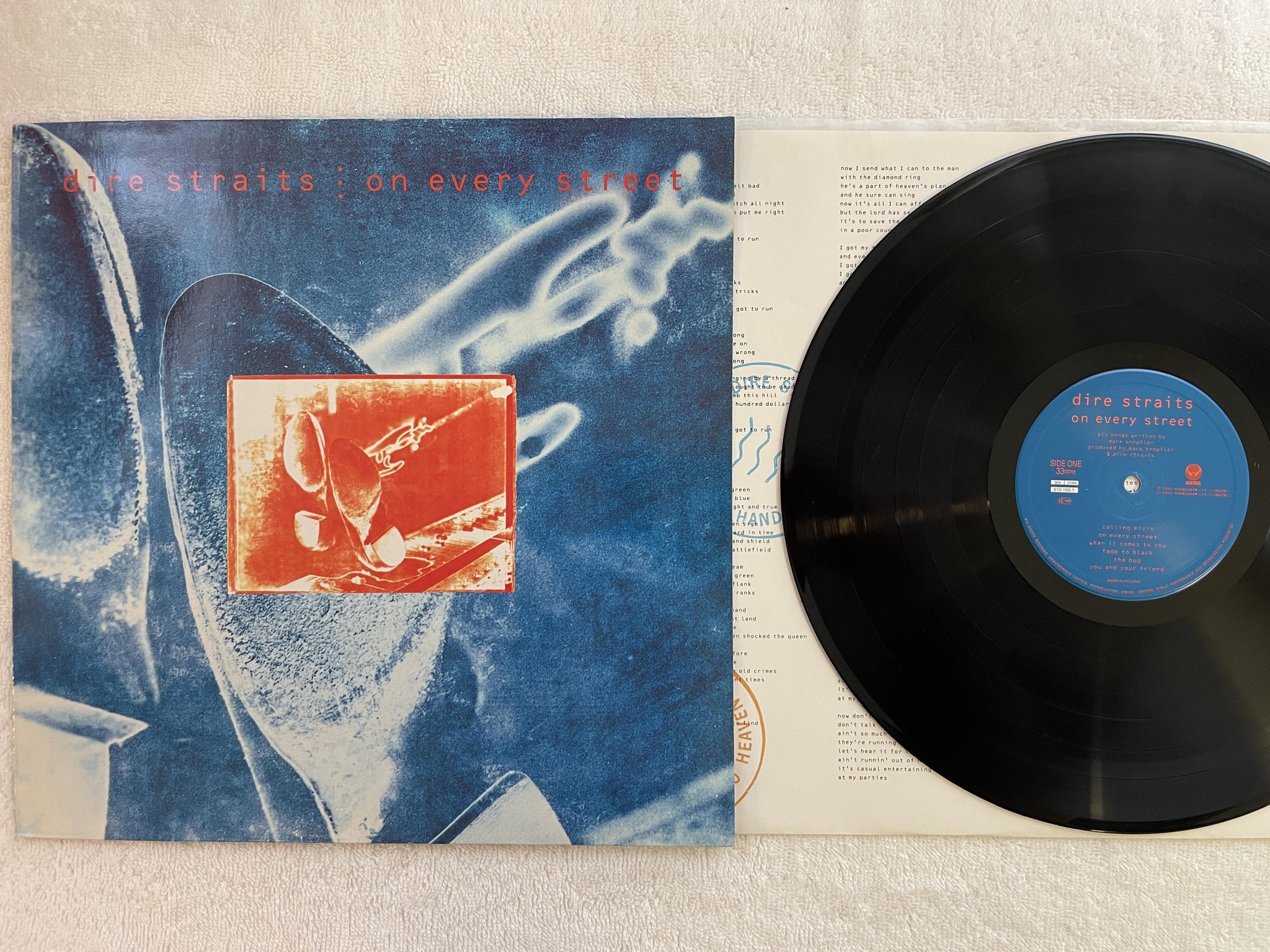 Omslagsbild för skivan DIRE STRAITS on every street LP -91 VERTIGO 510 160-1