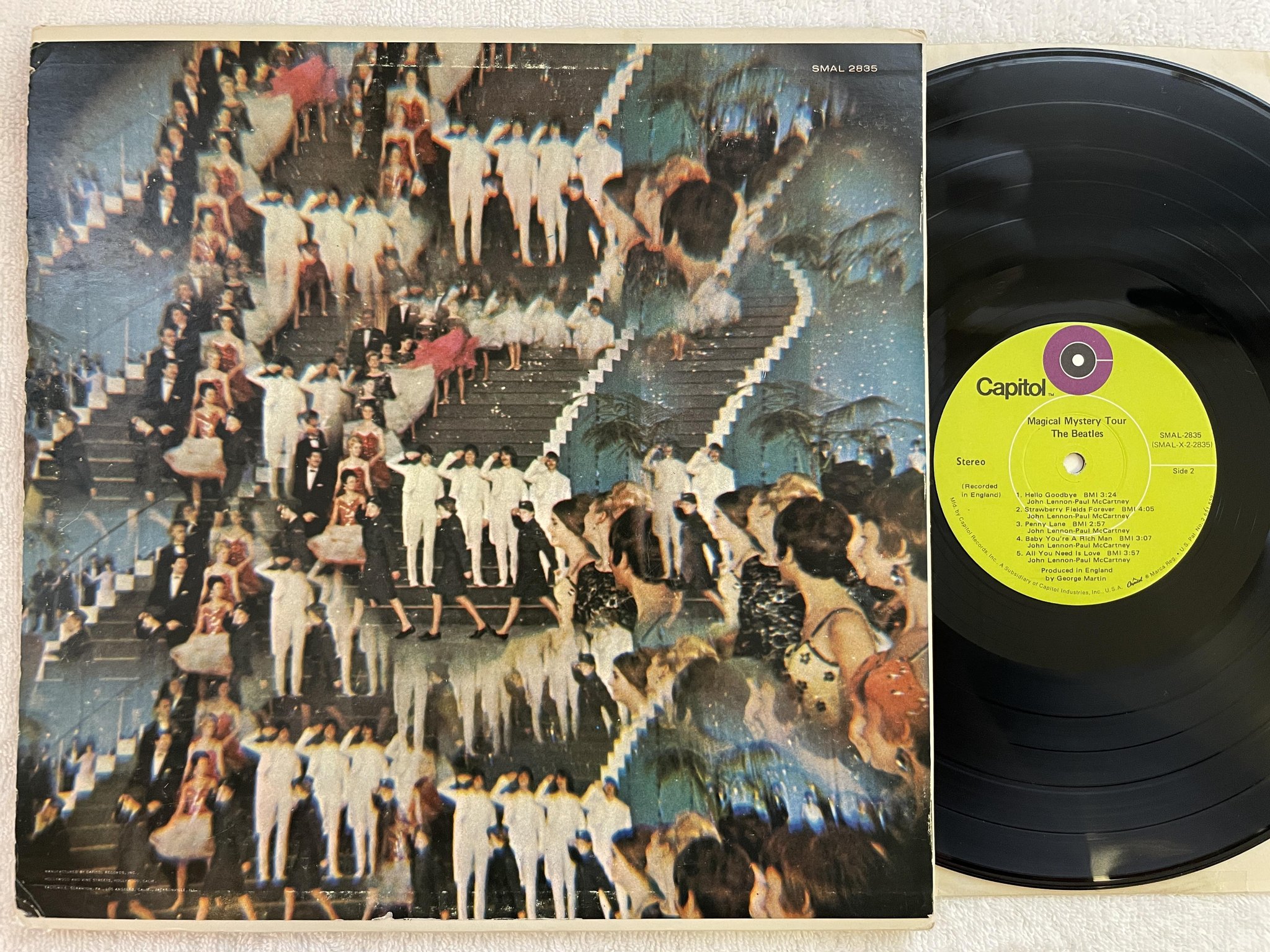 Omslagsbild för skivan THE BEATLES magical mystery tour LP US CAPITOL SMAL-2835