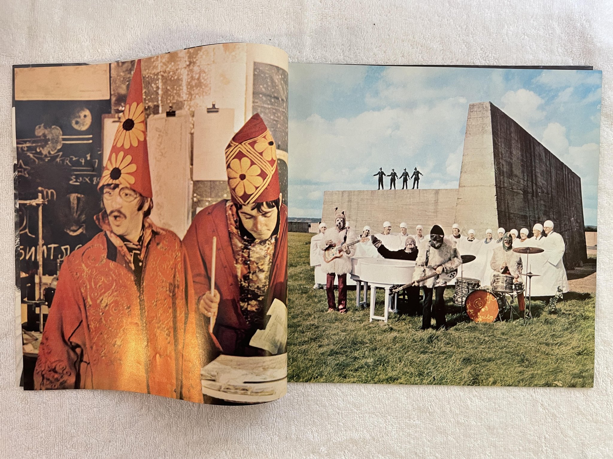 Omslagsbild för skivan THE BEATLES magical mystery tour LP US CAPITOL SMAL-2835