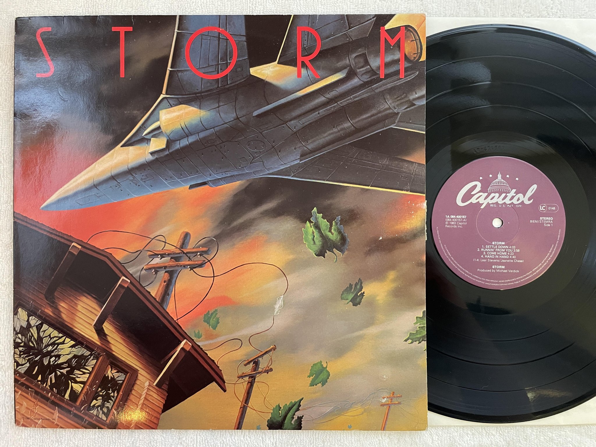 Omslagsbild för skivan STORM s/t LP -83 EU CAPITOL 1A 064-400157