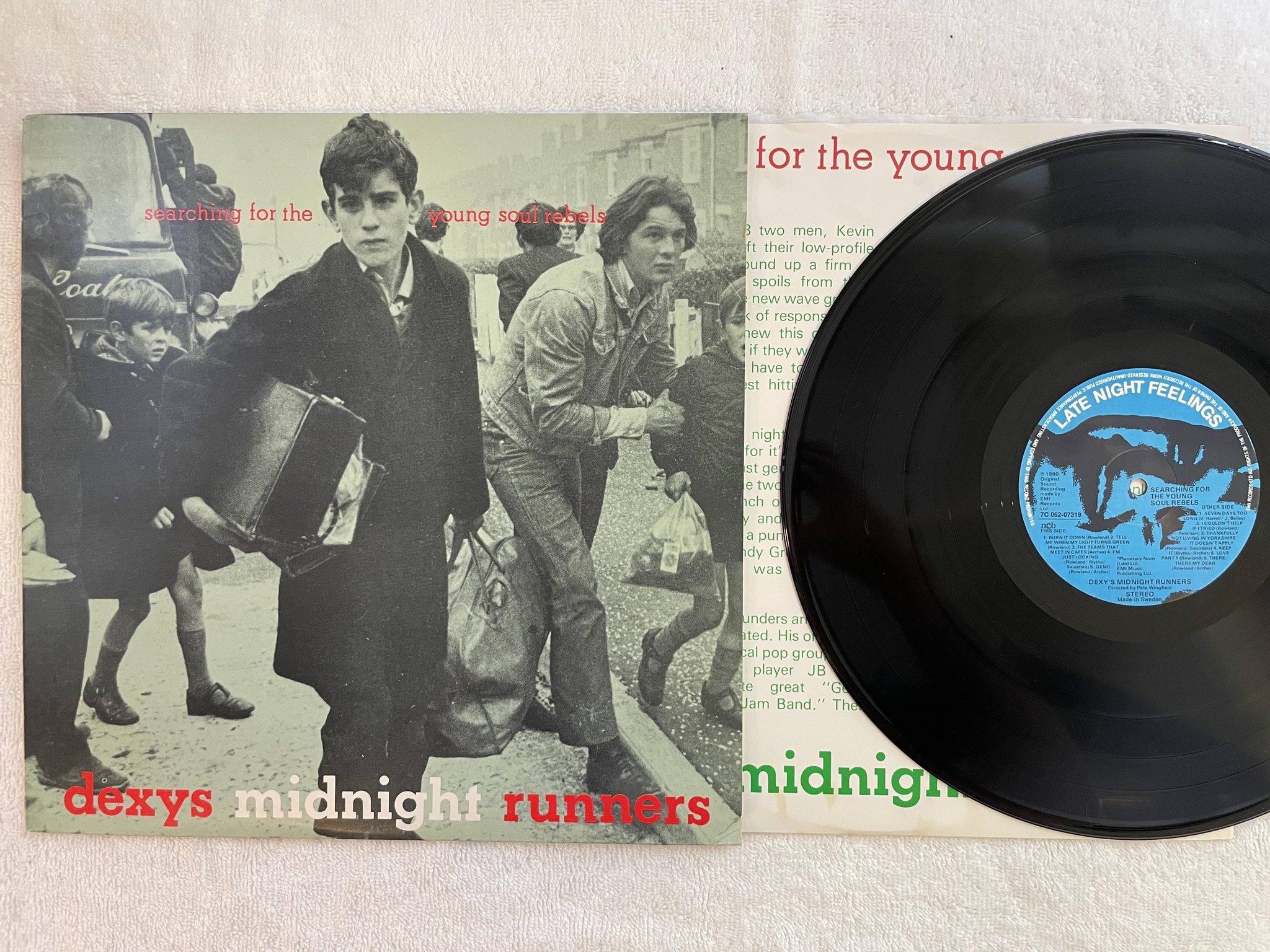 Omslagsbild för skivan DEXYS MIDNIGHT RUNNERS Searching For The Young Soul Rebels LP -80 ncb