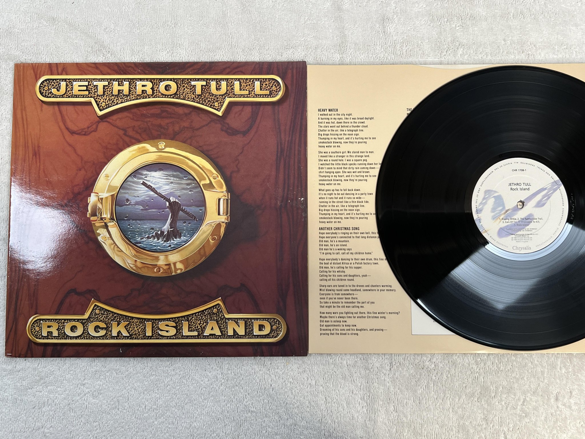 Omslagsbild för skivan JETHRO TULL rock island LP -89 UK CHRYSALIS CHR 1708-2