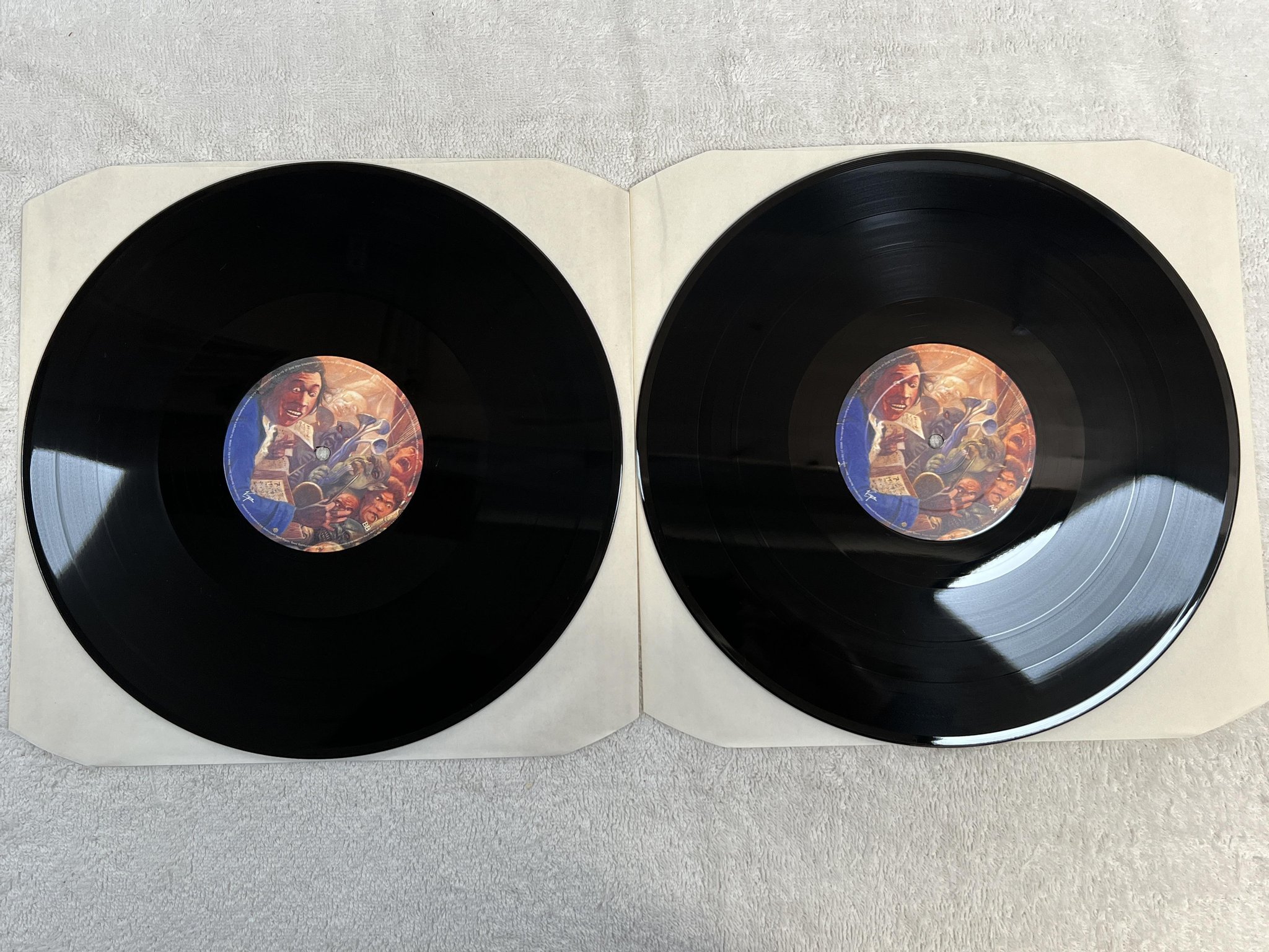 Omslagsbild för skivan BLIND GUARDIAN A Night At The Opera LP 2002 EU VIRGIN 7243 8 11825 1 2