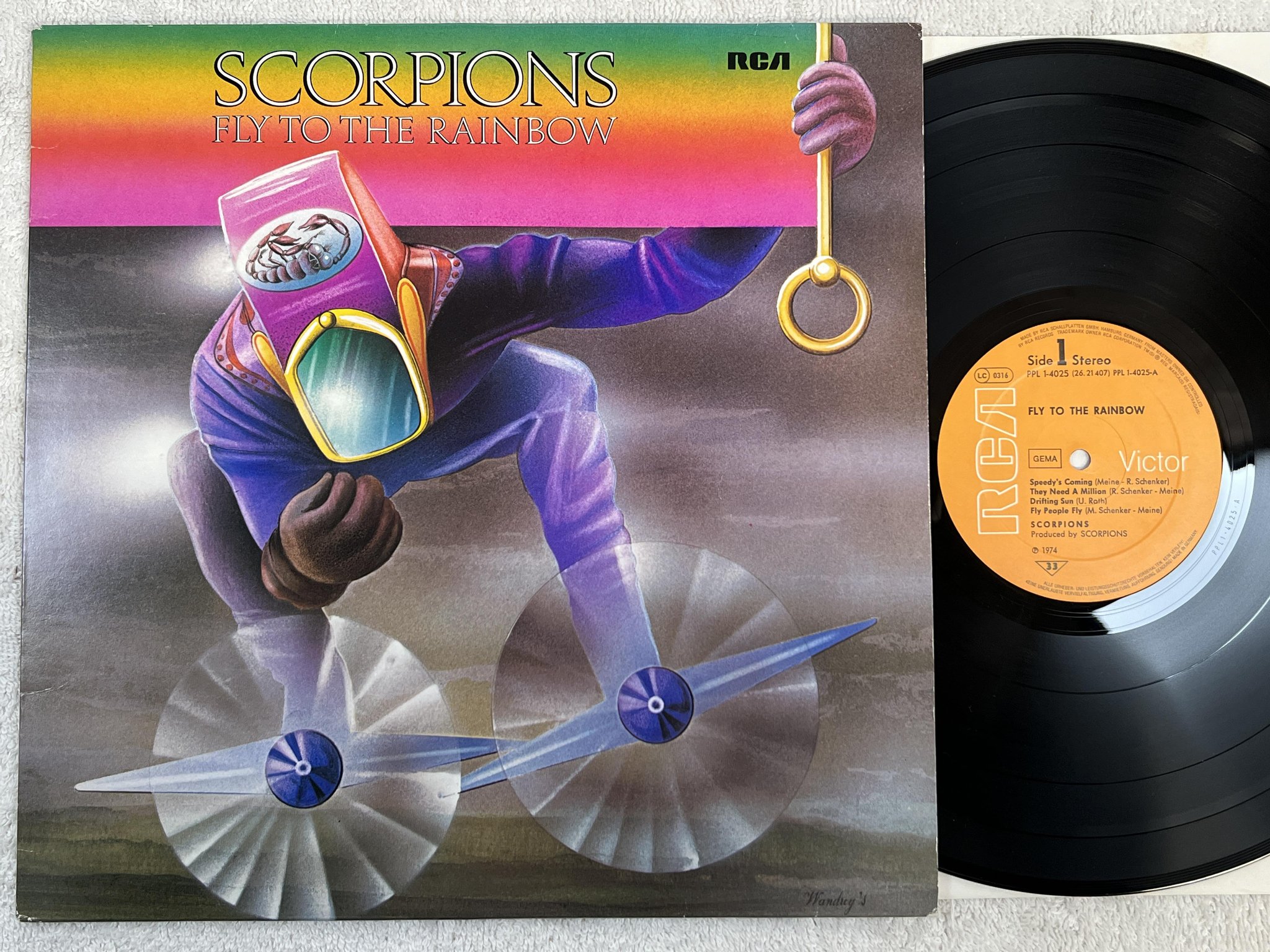 Omslagsbild för skivan SCORPIONS fly to the rainbow LP -74 Ger RCA PPL 1-4025