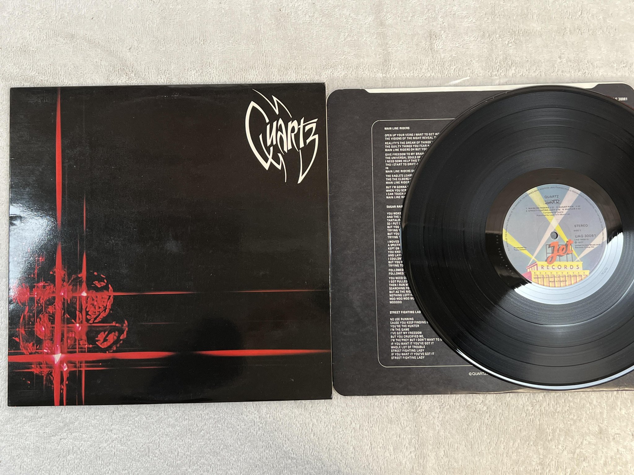 Omslagsbild för skivan QUARTZ s/t LP -77 UK JET UAG 30081