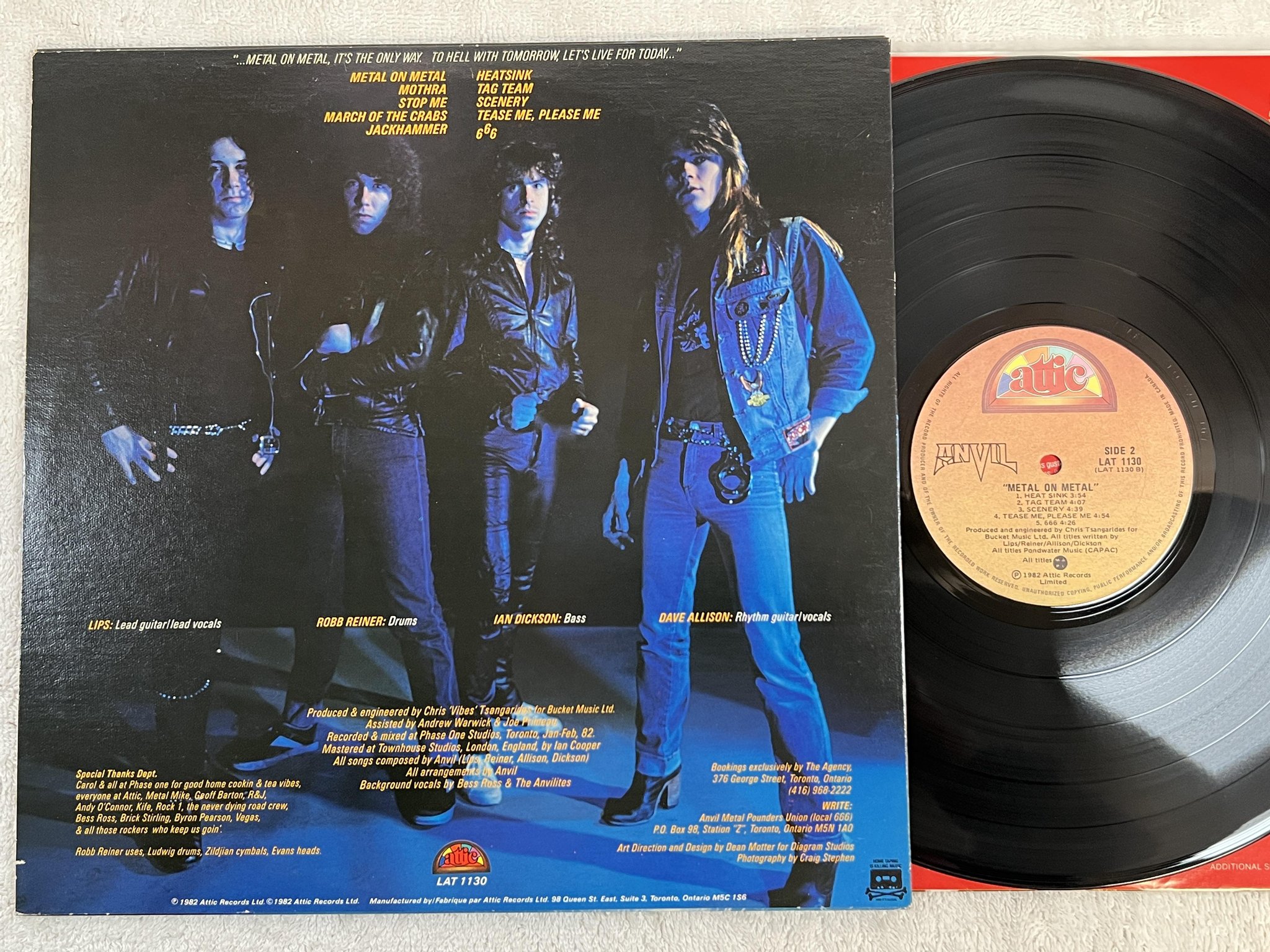 Omslagsbild för skivan ANVIL metal on metal LP -82 Can ATTIC LAT 1130