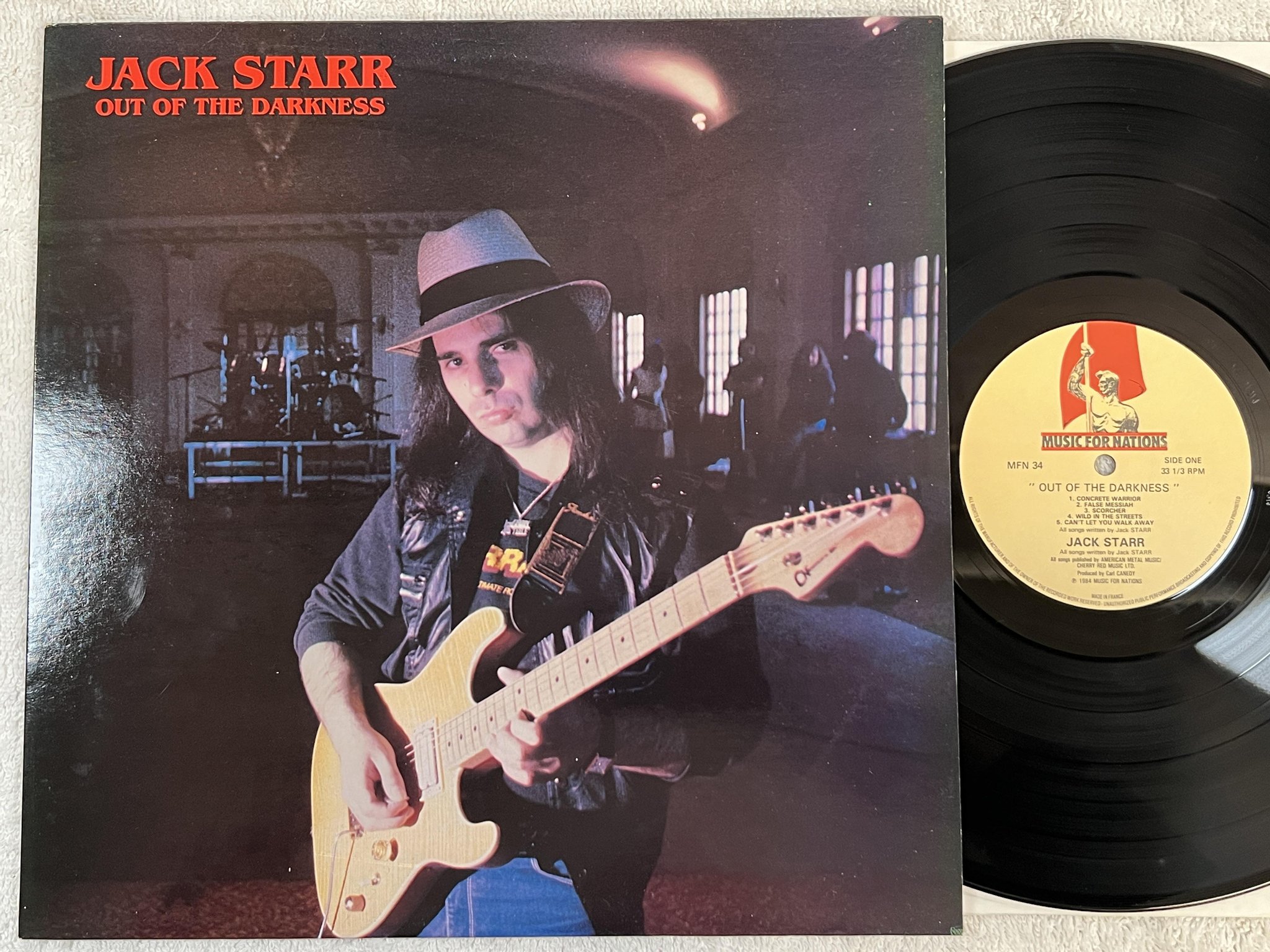 Omslagsbild för skivan JACK STARR out of the darkness LP -84 MUSIC FOR NATIONS MFN 34