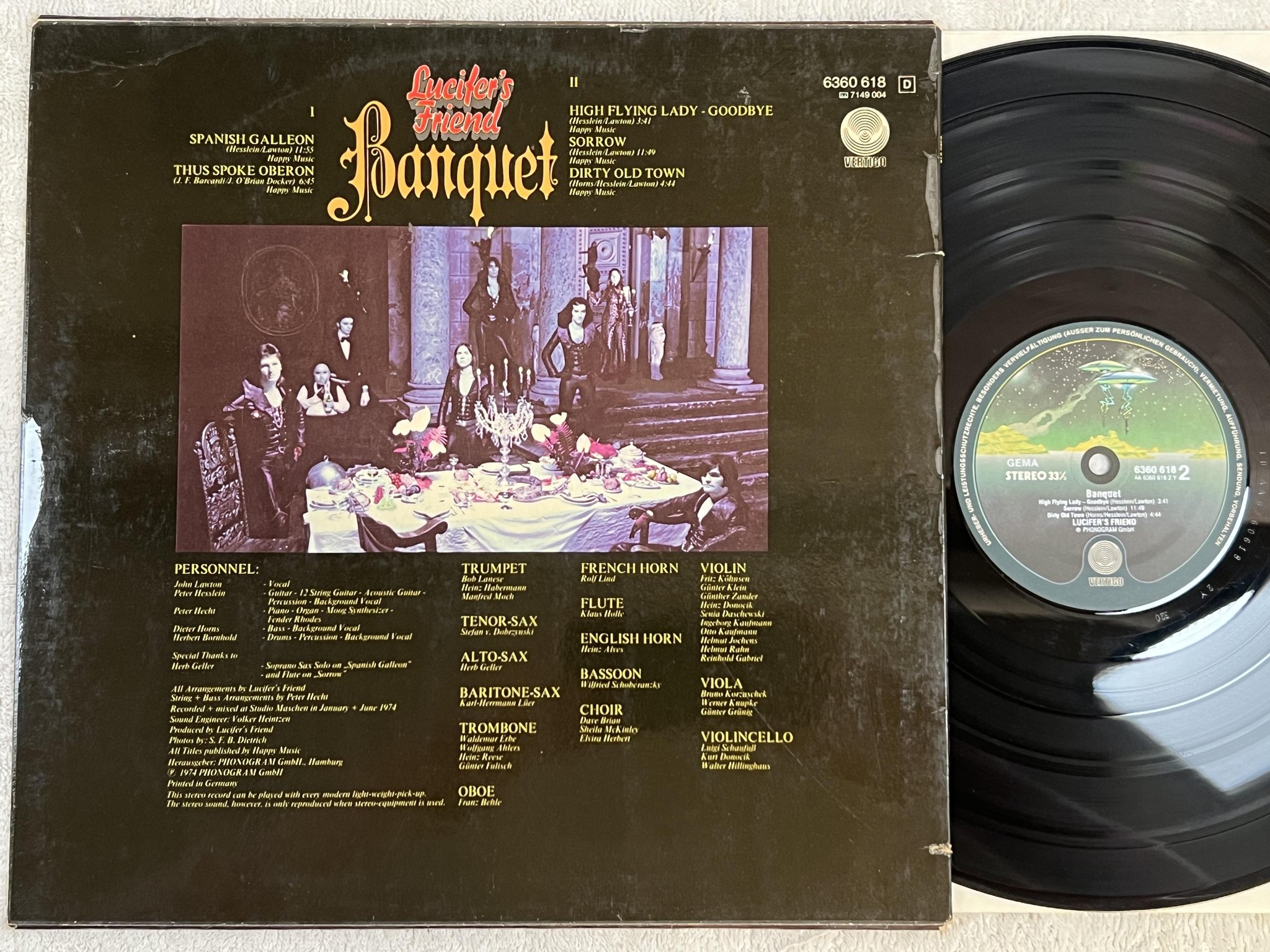 Omslagsbild för skivan LUCIFERS FRIEND banquet LP -74 Ger VERTIGO 6360 618