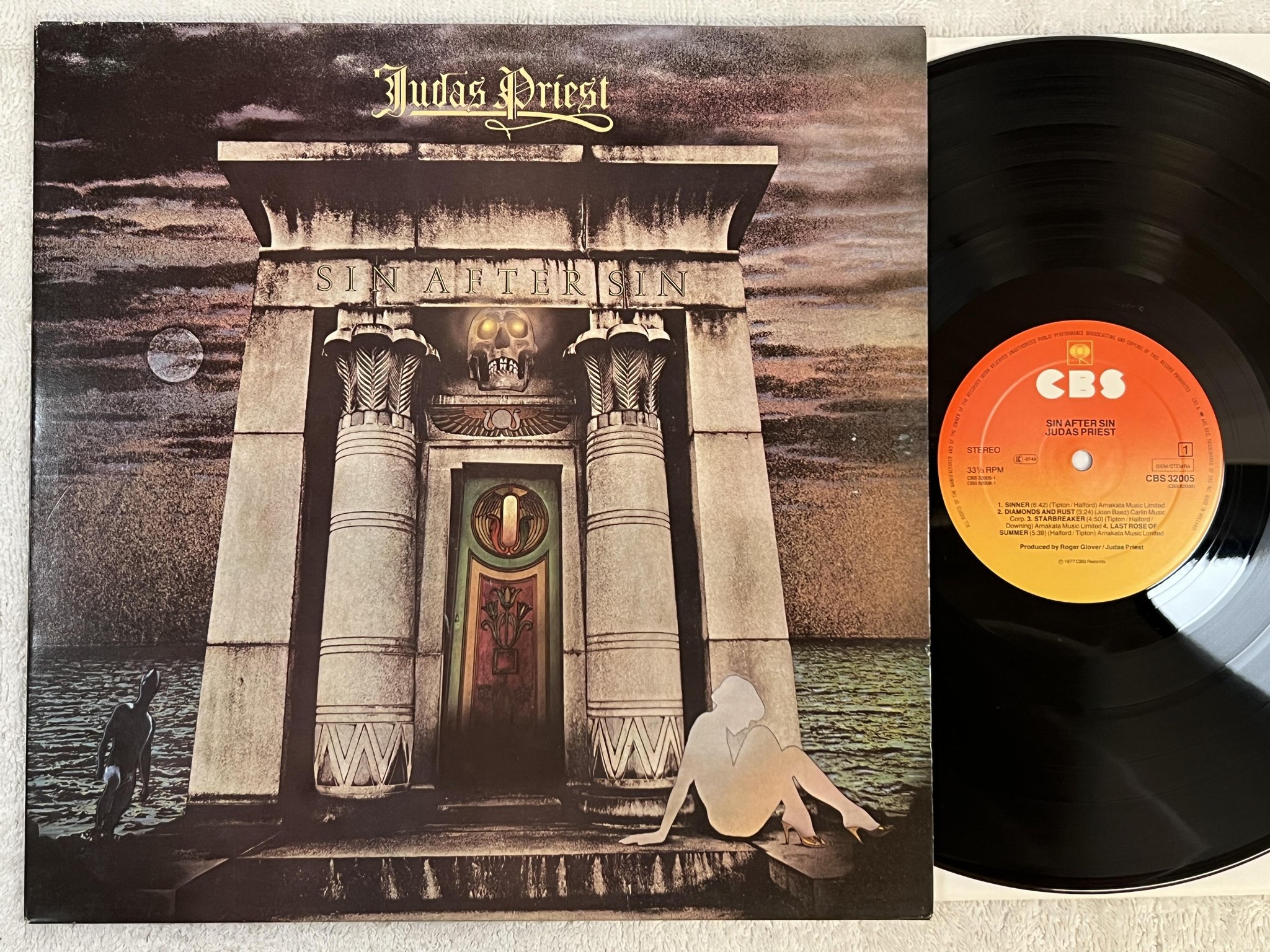 Omslagsbild för skivan JUDAS PRIEST sin after sin LP -77 Hol CBS 32005