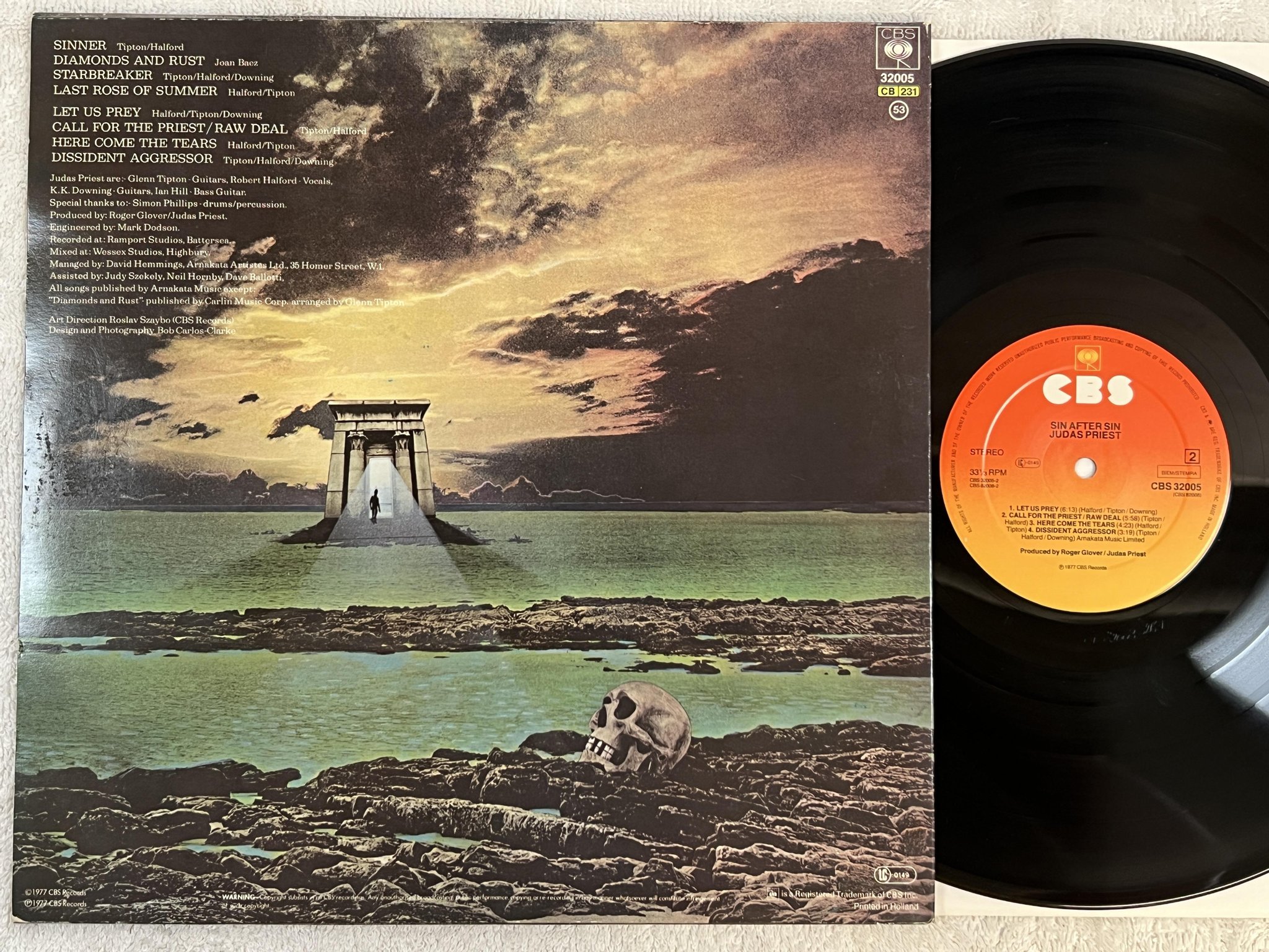 Omslagsbild för skivan JUDAS PRIEST sin after sin LP -77 Hol CBS 32005