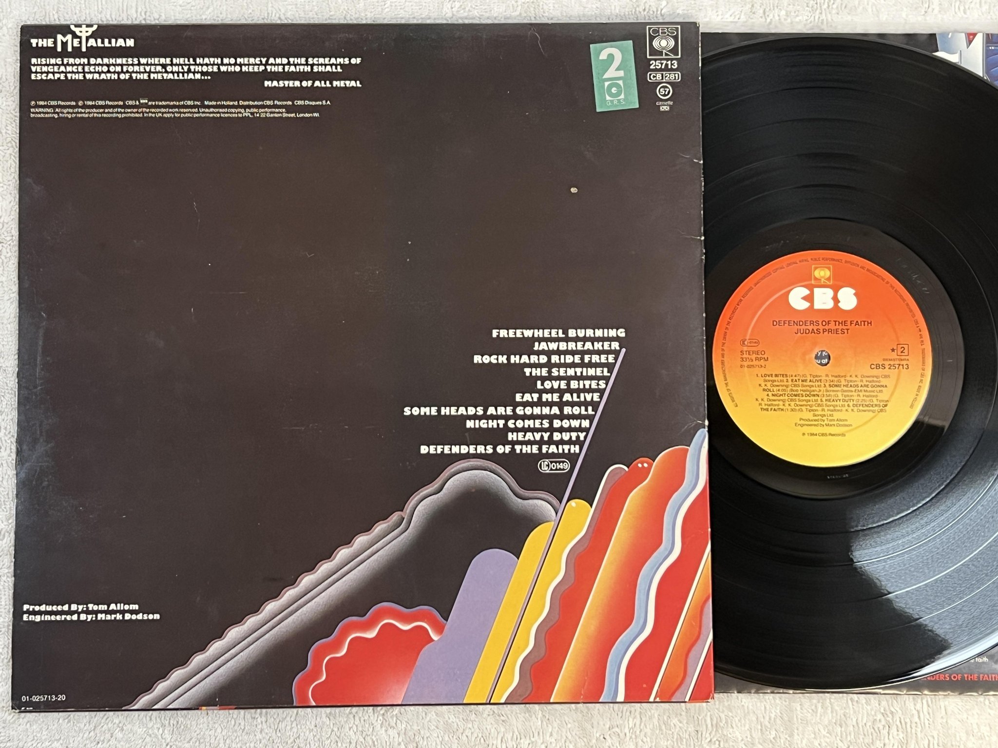 Omslagsbild för skivan JUDAS PRIEST defenders of the faith LP -84 Hol CBS 25713