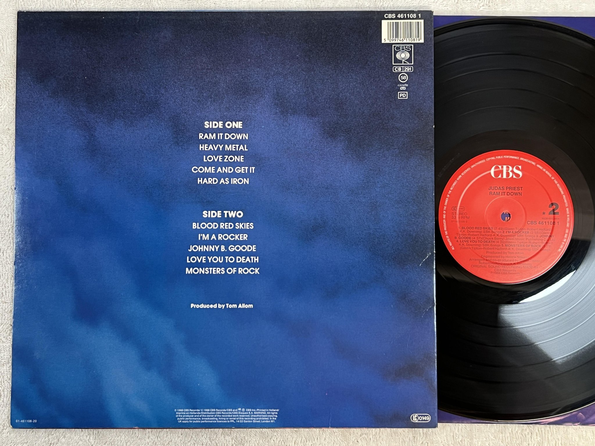 Omslagsbild för skivan JUDAS PRIEST ram it down LP -88 Hol CBS 4611081