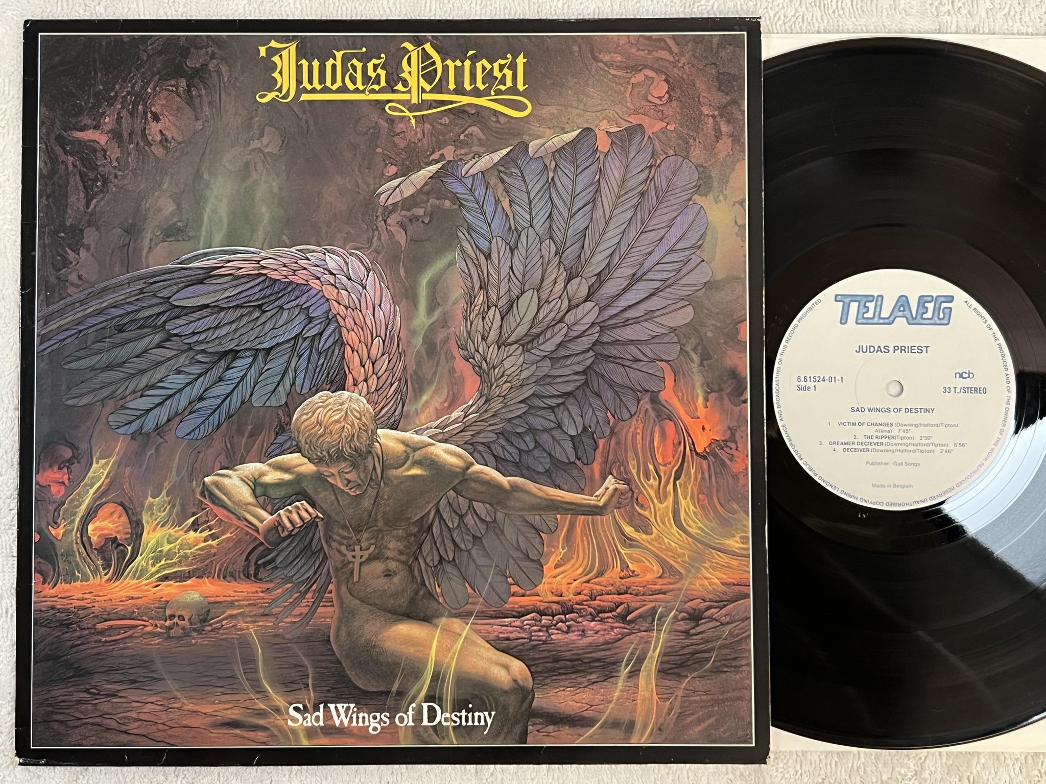 Omslagsbild för skivan JUDAS PRIEST sad wings of destiny LP re TELAEG ncb 661524-01-2