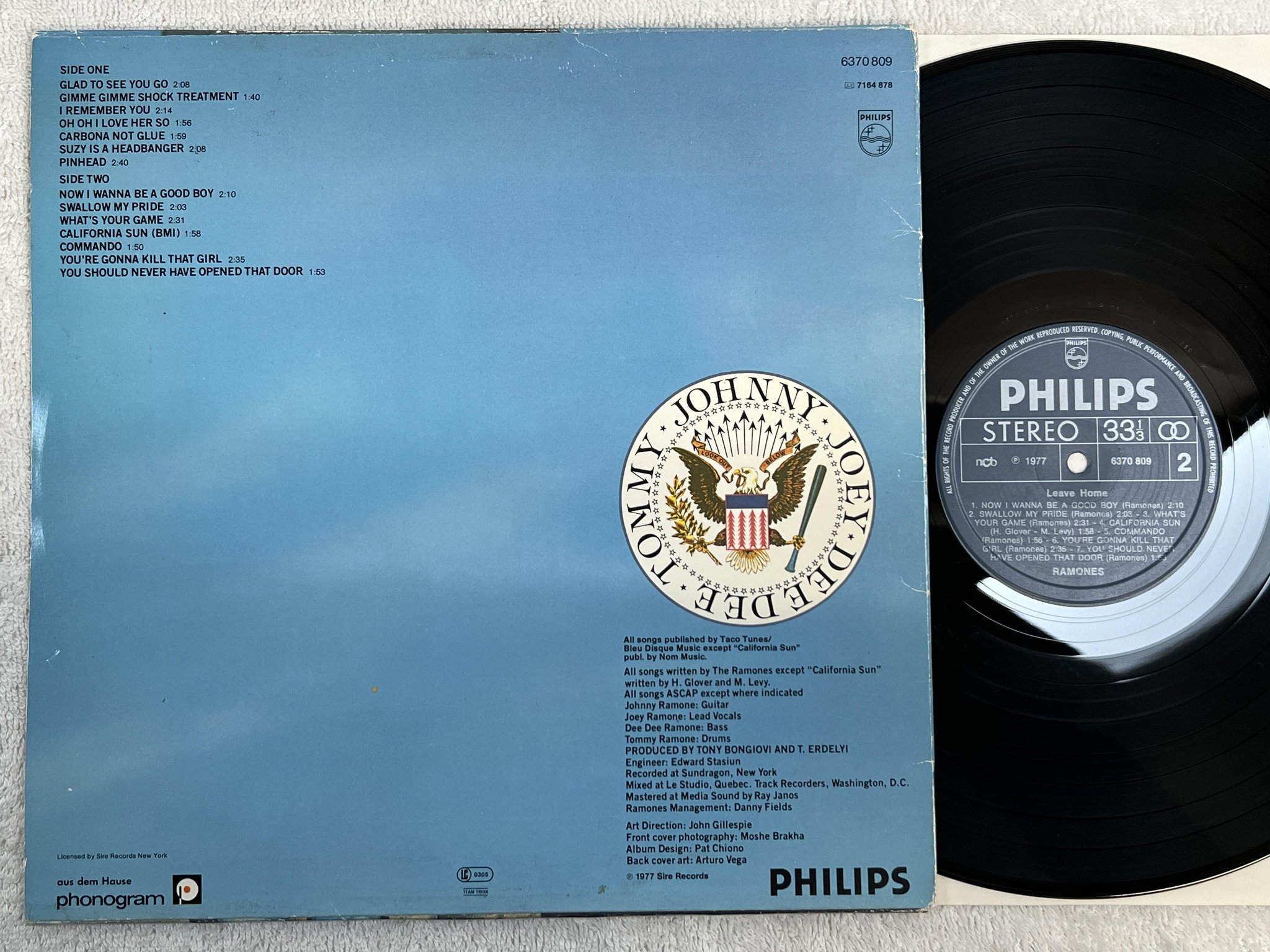 Omslagsbild för skivan RAMONES leave home LP -77 ncb PHILIPS 6370 809