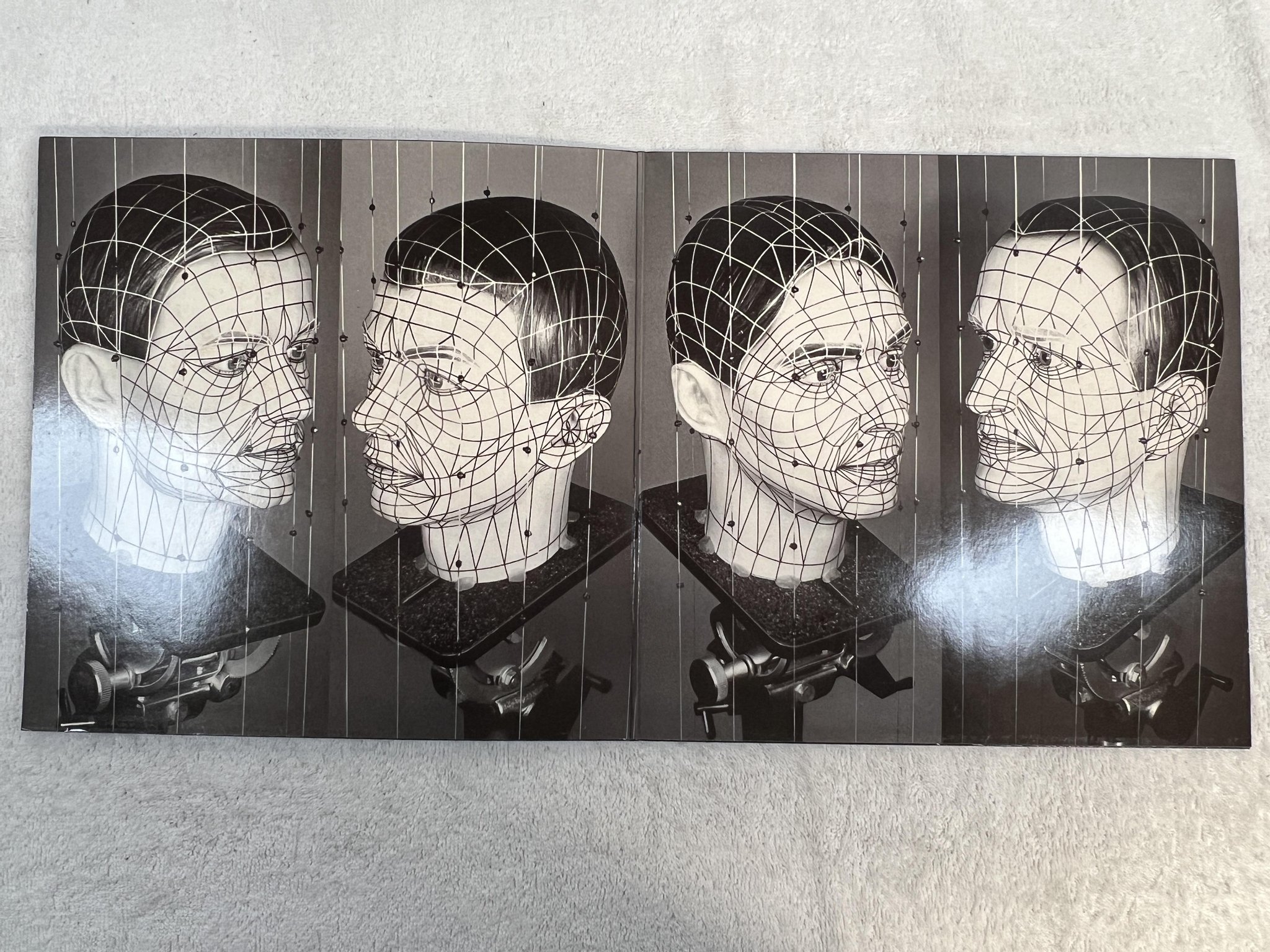 Omslagsbild för skivan KRAFTWERK electric cafe LP HOL EMI 1C 0642406441