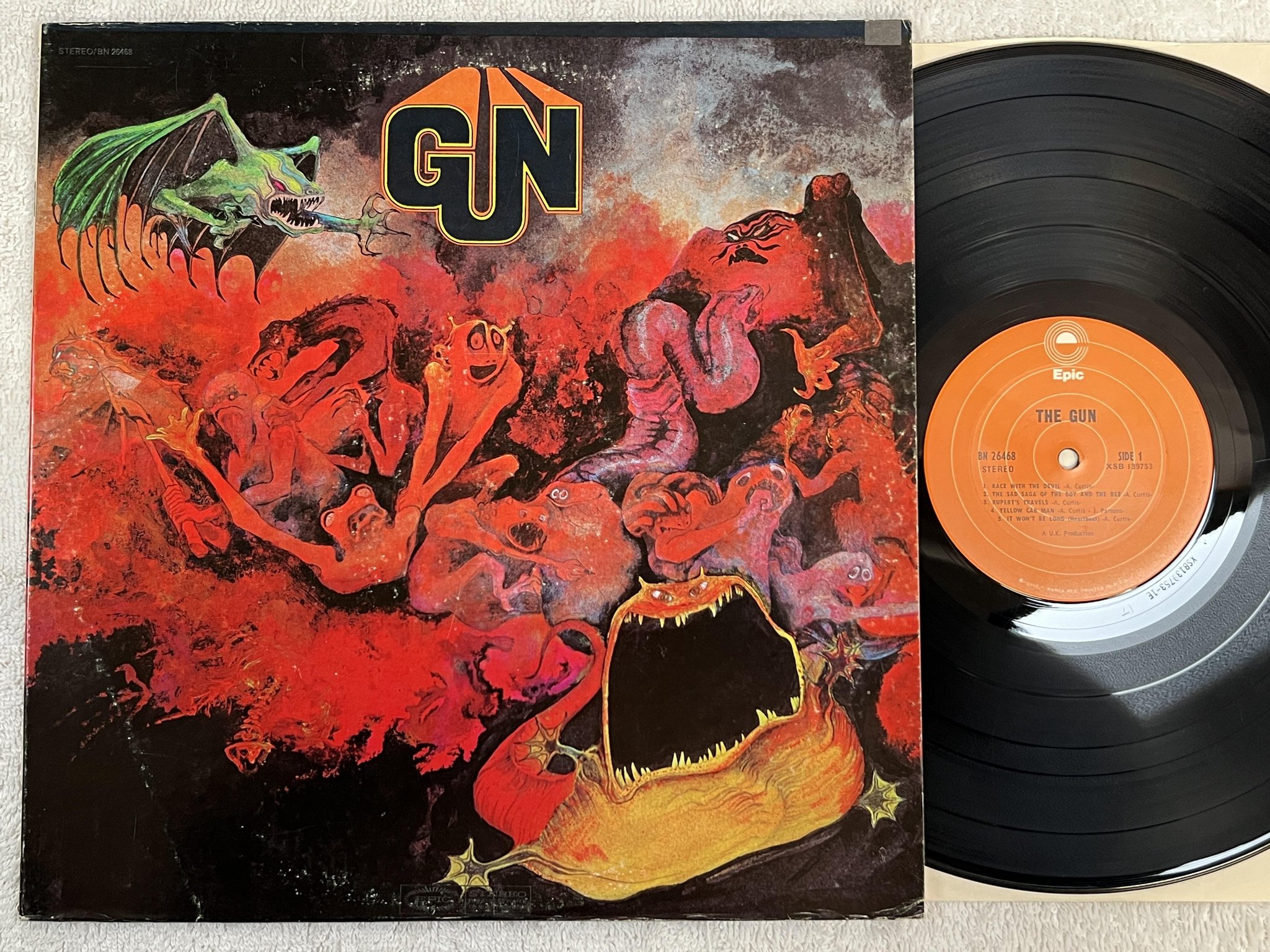 Omslagsbild för skivan THE GUN s/t LP US EPIC BN 26468
