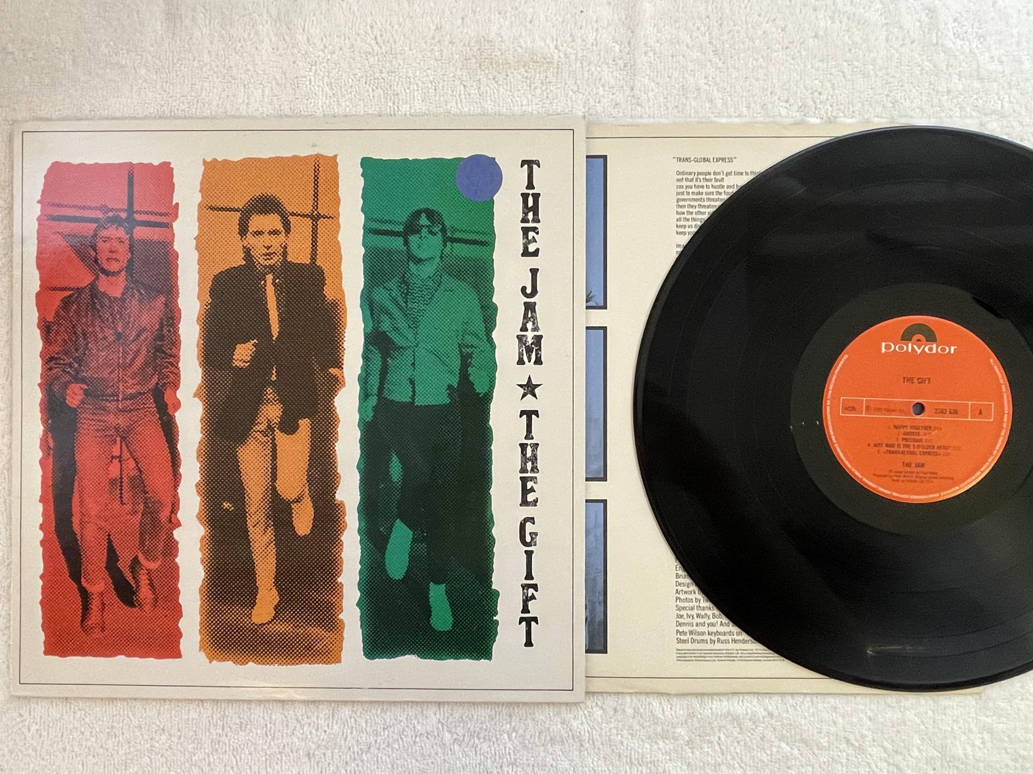 Omslagsbild för skivan THE JAM the gift LP -82 ncb POLYDOR 2383636