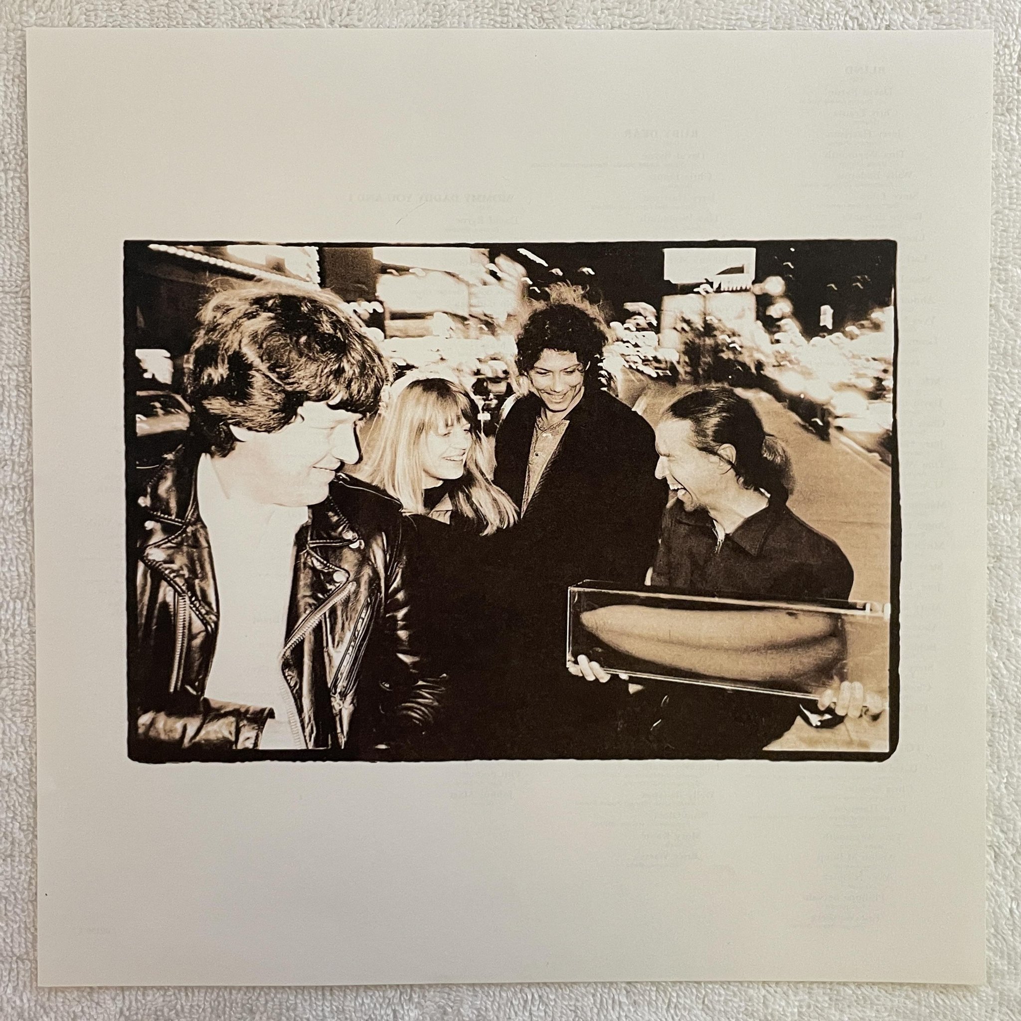 Omslagsbild för skivan TALKING HEADS naked LP -88 EMI 064-79 0156 1