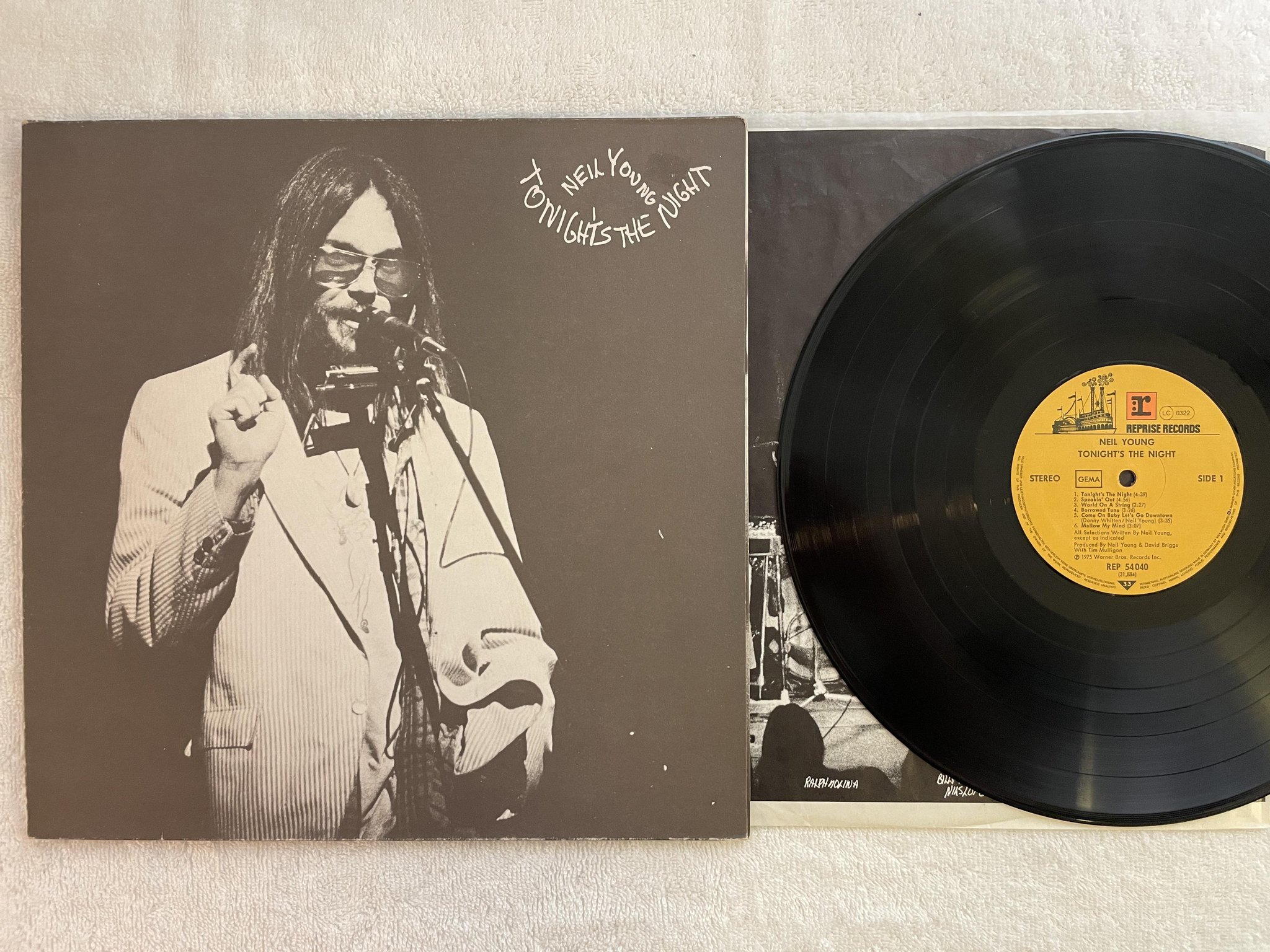 Omslagsbild för skivan NEIL YOUNG tonight's the night LP -75 Ger REPRISE REP 54040