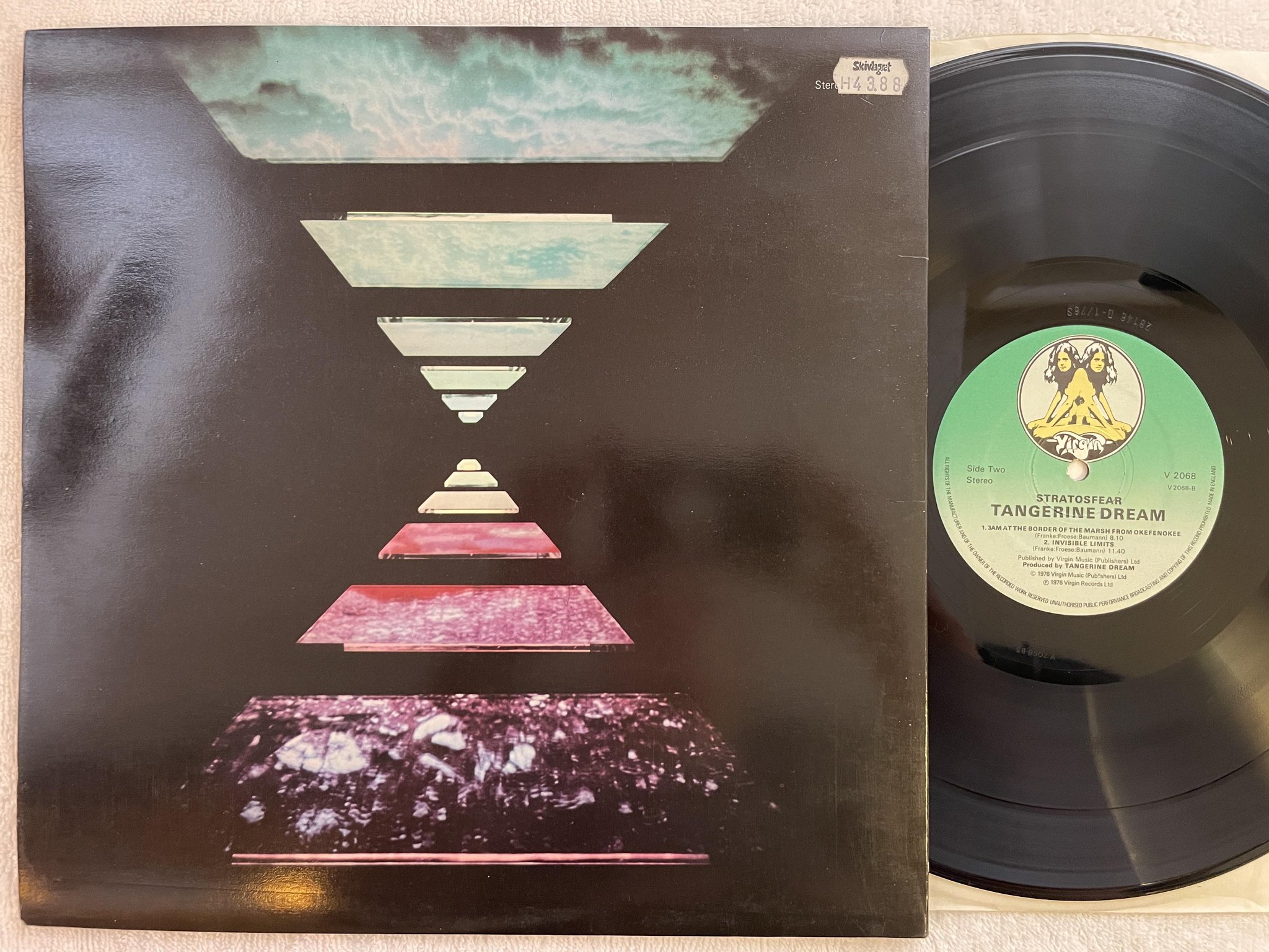 Omslagsbild för skivan TANGERINE DREAM stratosfear LP -76 UK VIRGIN V 2068