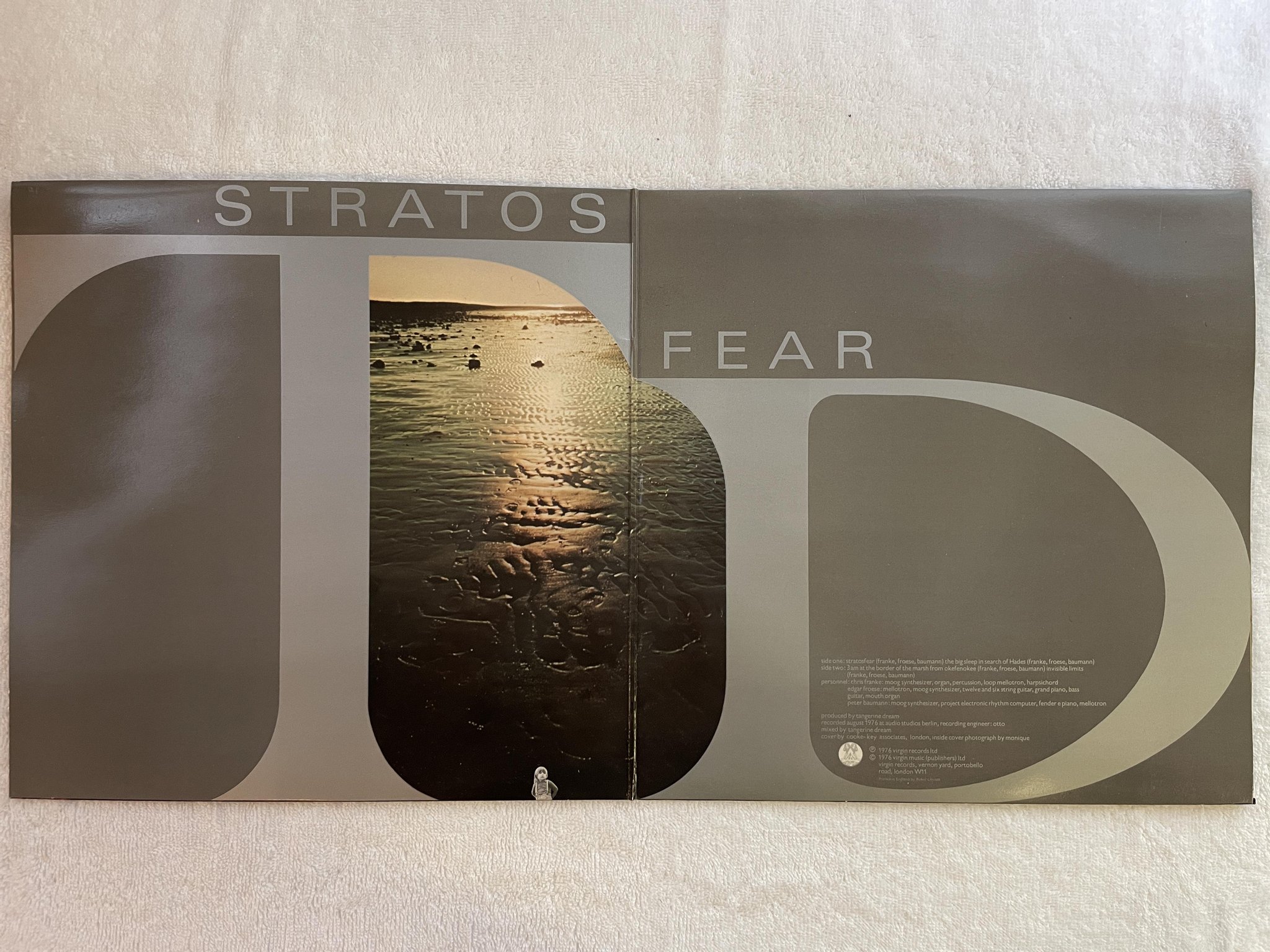 Omslagsbild för skivan TANGERINE DREAM stratosfear LP -76 UK VIRGIN V 2068
