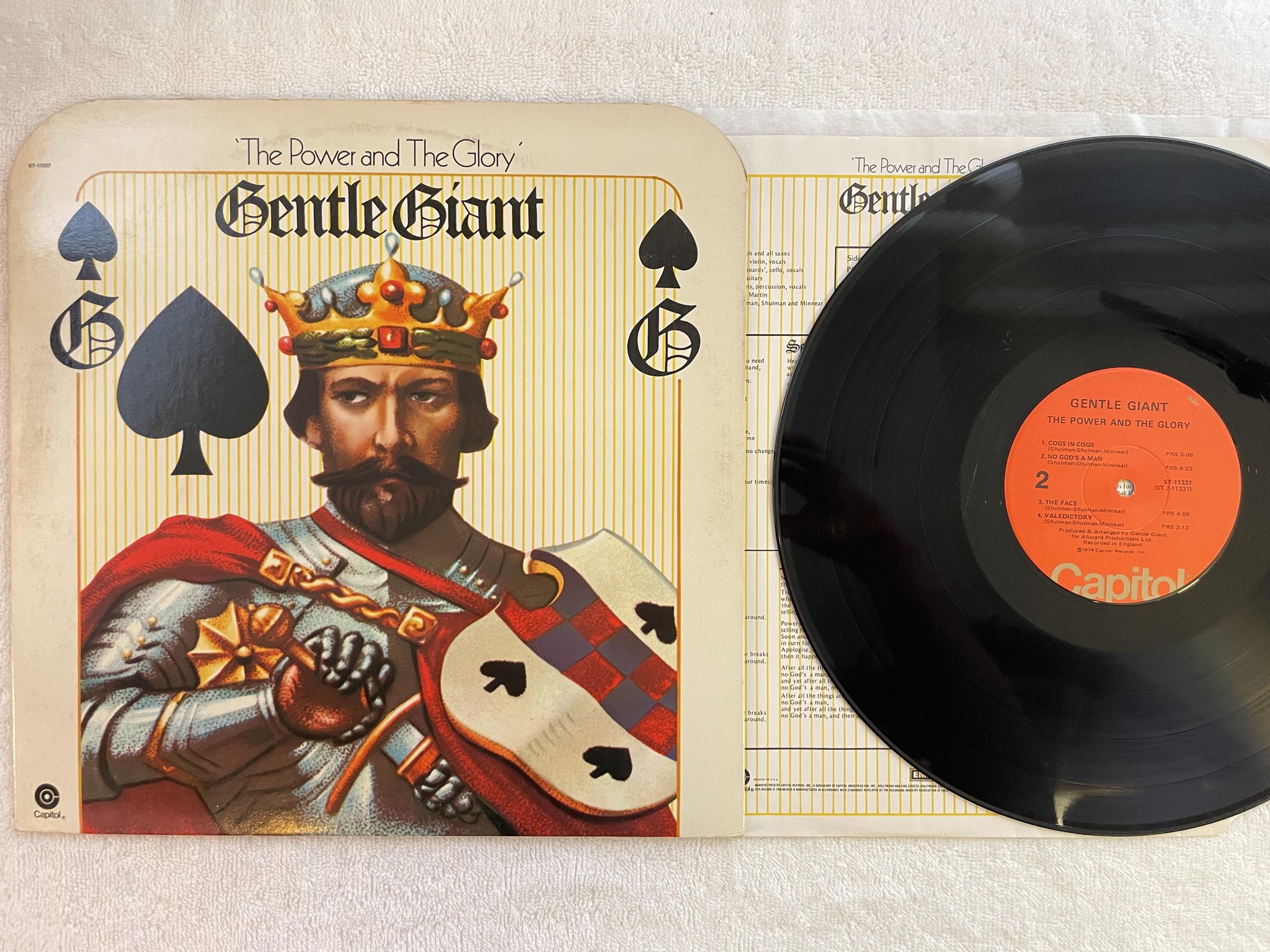 Omslagsbild för skivan GENTLE GIANT the power and the glory LP -74 US CAPITOL ST-11337
