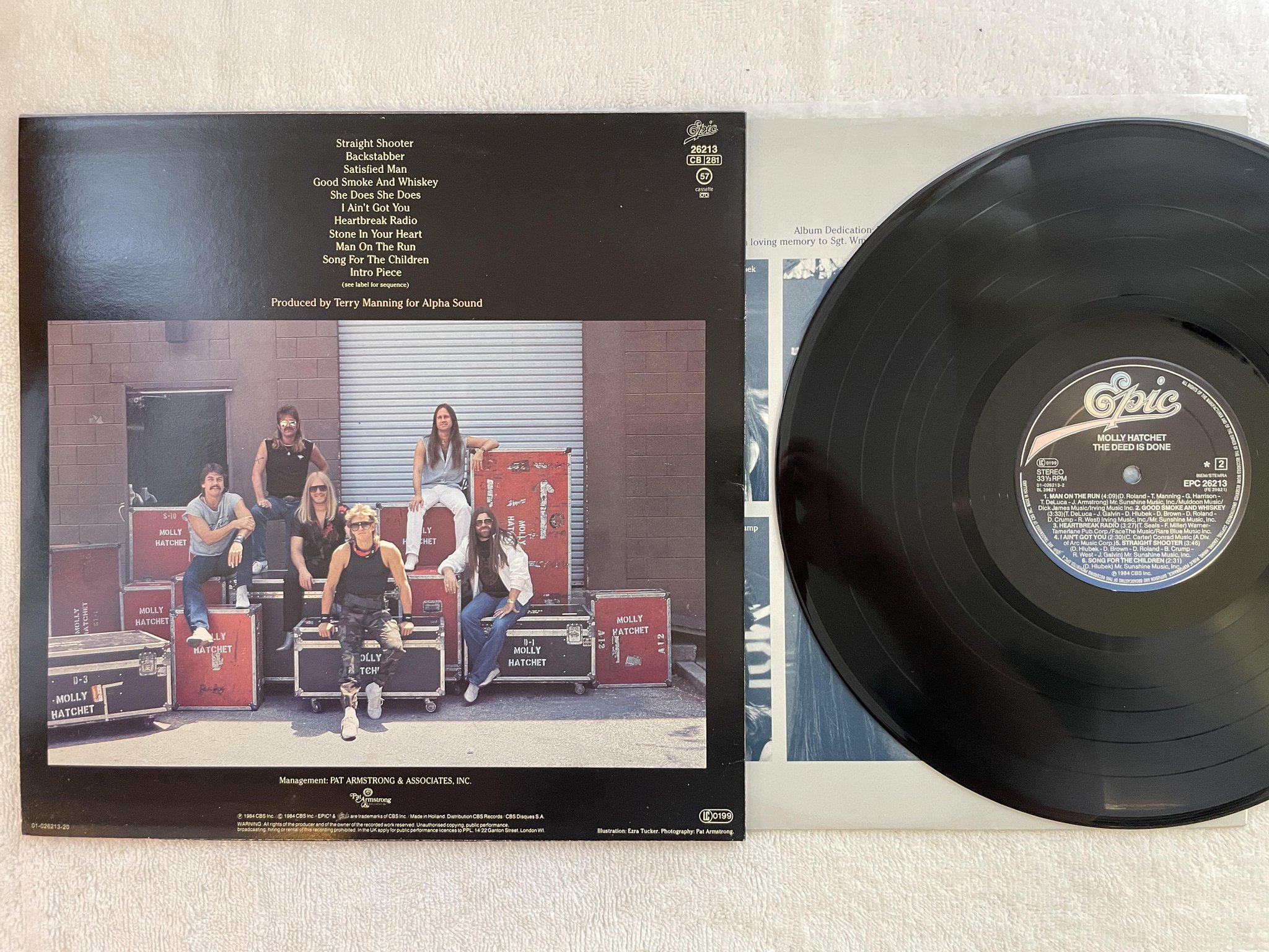 Omslagsbild för skivan MOLLY HATCHET the deed is done LP -84 Hol EPIC EPC 26213