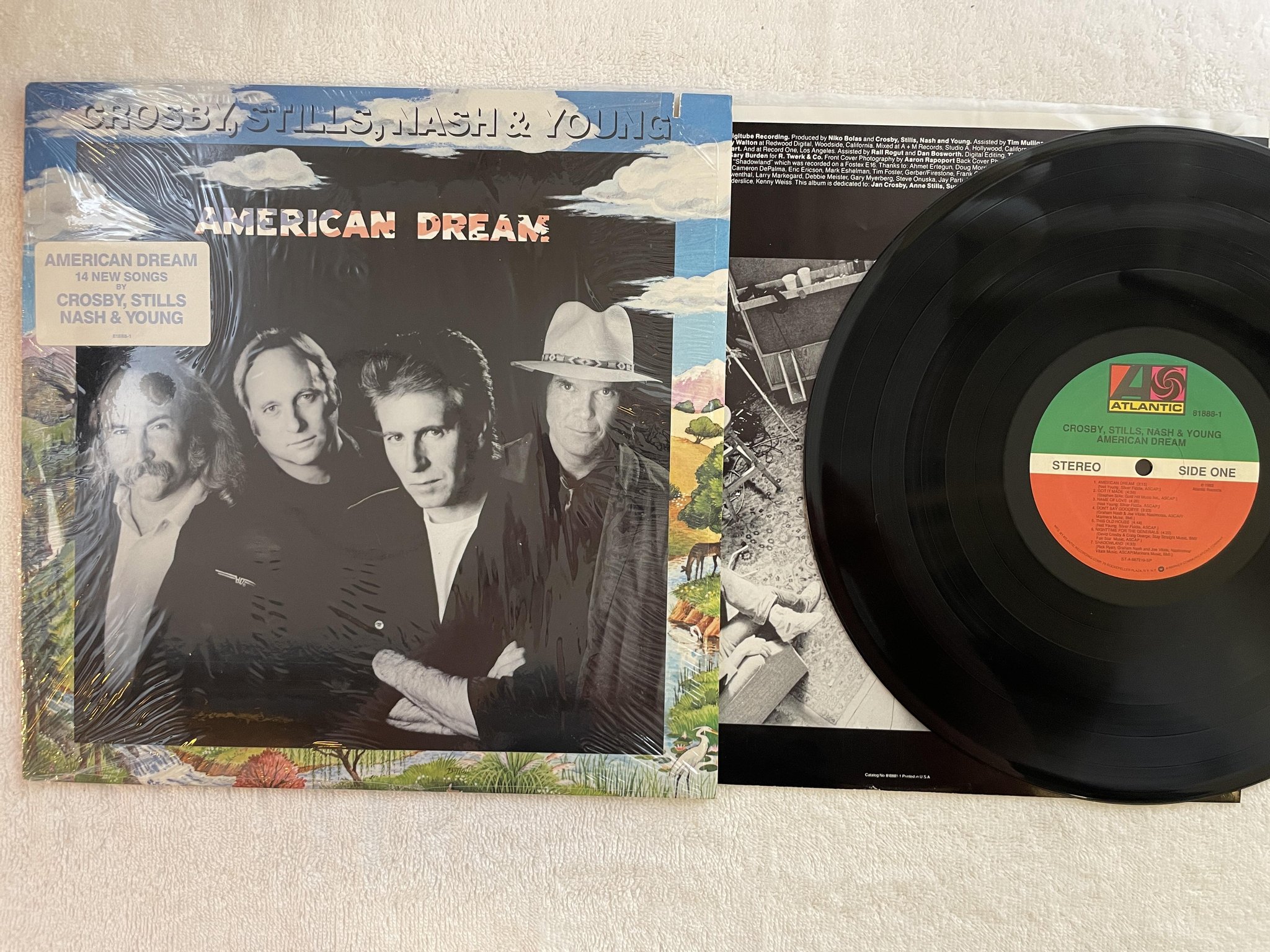 Omslagsbild för skivan CROSBY STILLS NASH & YOUNG american dream LP -88 US ATLANTIC 81888-1