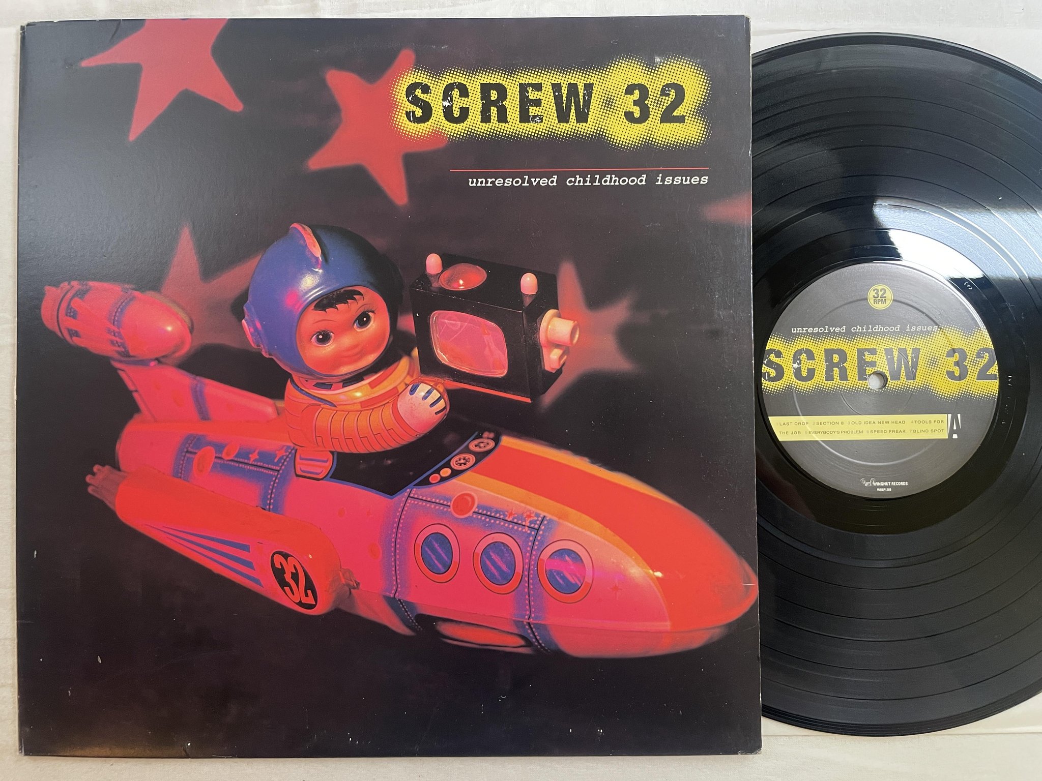 Omslagsbild för skivan SCREW 32 Unresolved Childhood Issues LP -95 US WINGNUT WRLP1369 ** PUNK **