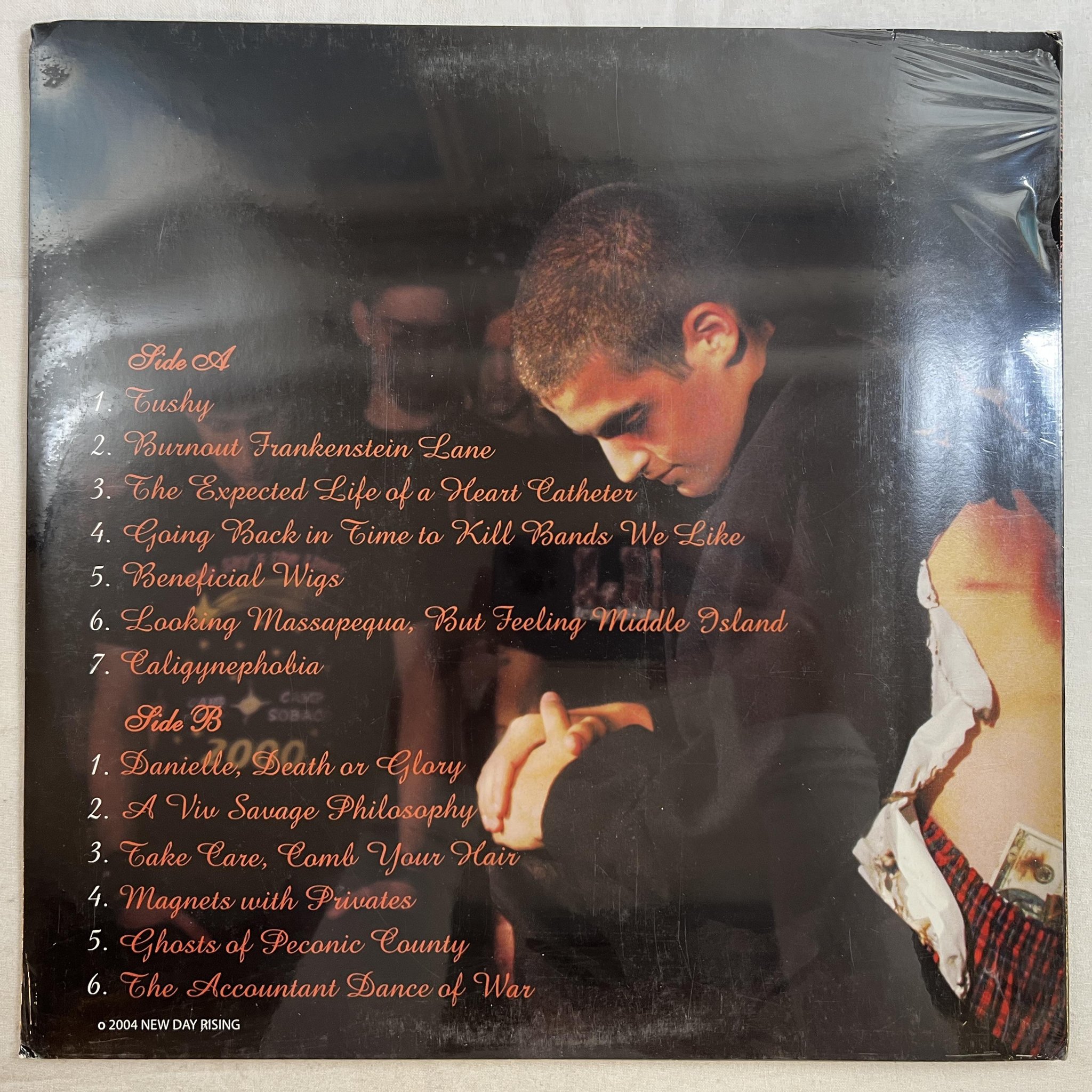 Omslagsbild för skivan HEADS vs BREAKERS Apathy Is The New Black LP 2004 US NEW DAY RISING NDR 03 LP