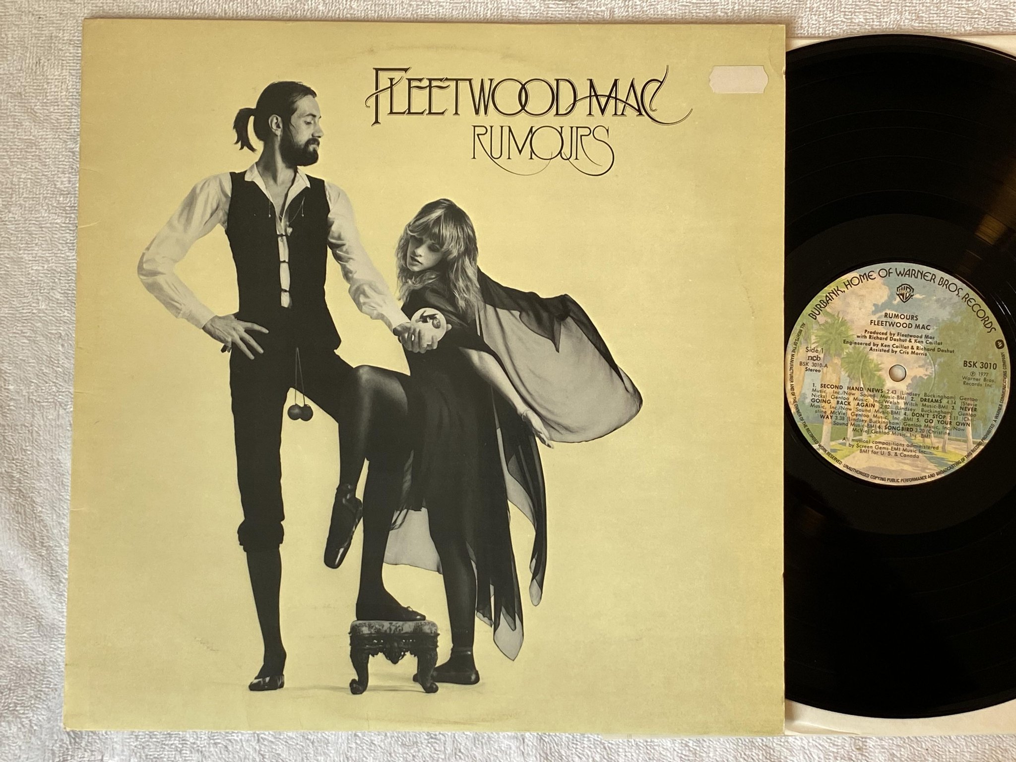 Omslagsbild för skivan FLEETWOOD MAC rumours LP -77 ncb WARNER BROS BSK 3010