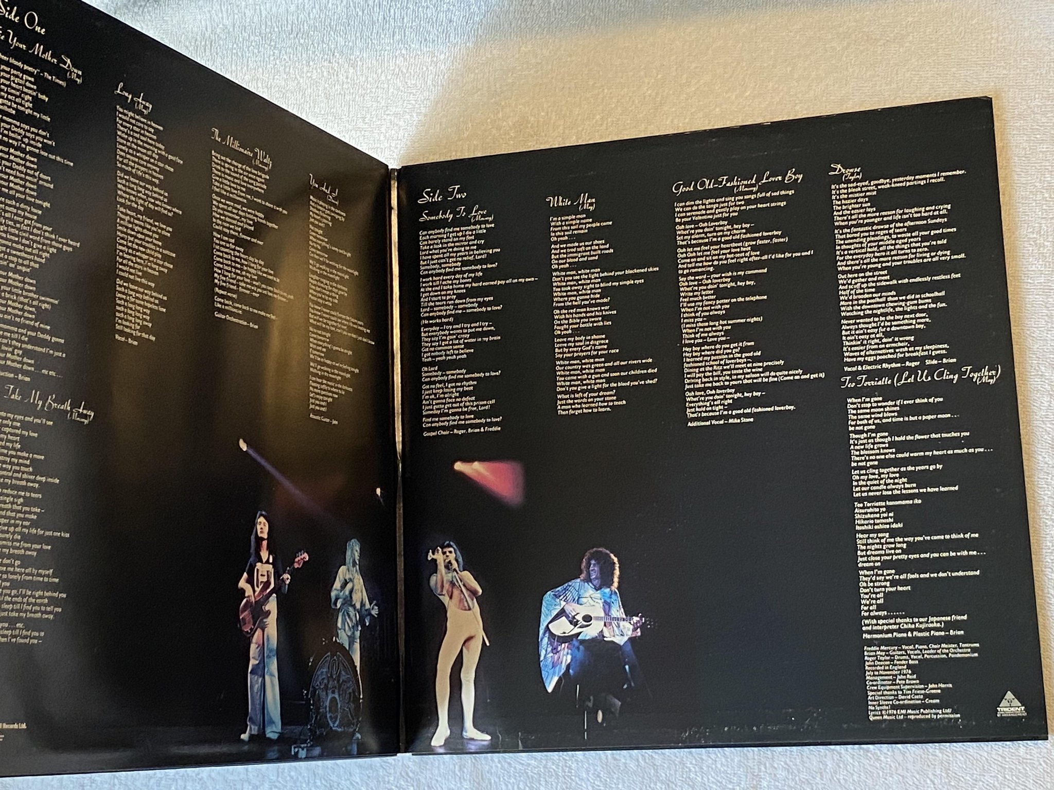 Omslagsbild för skivan QUEEN a day at the races LP ncb EMI 7C 066-98485