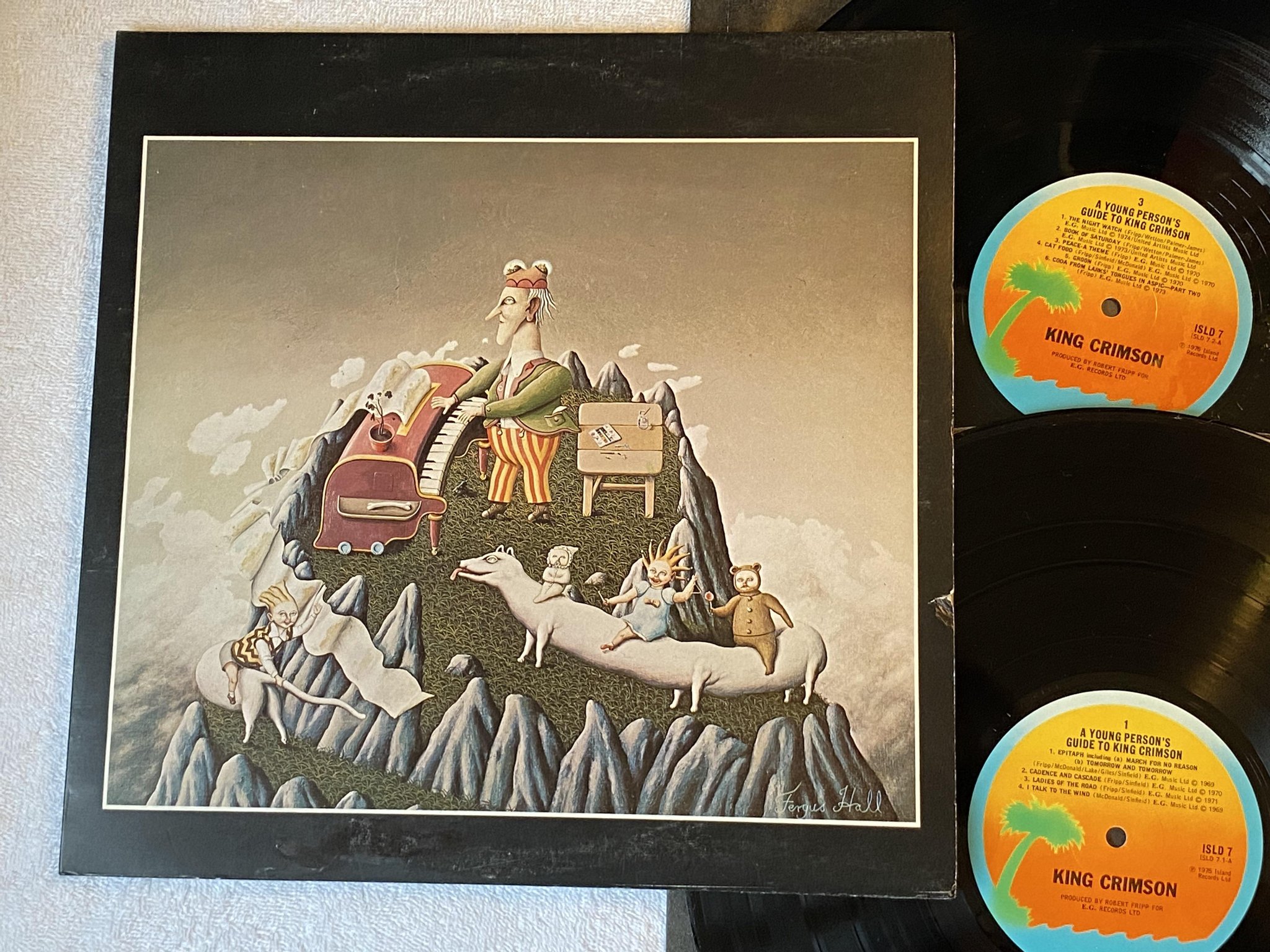 Omslagsbild för skivan KING CRIMSON The Young Persons' Guide To... 2xLP -75 UK ISLAND ISLD 7