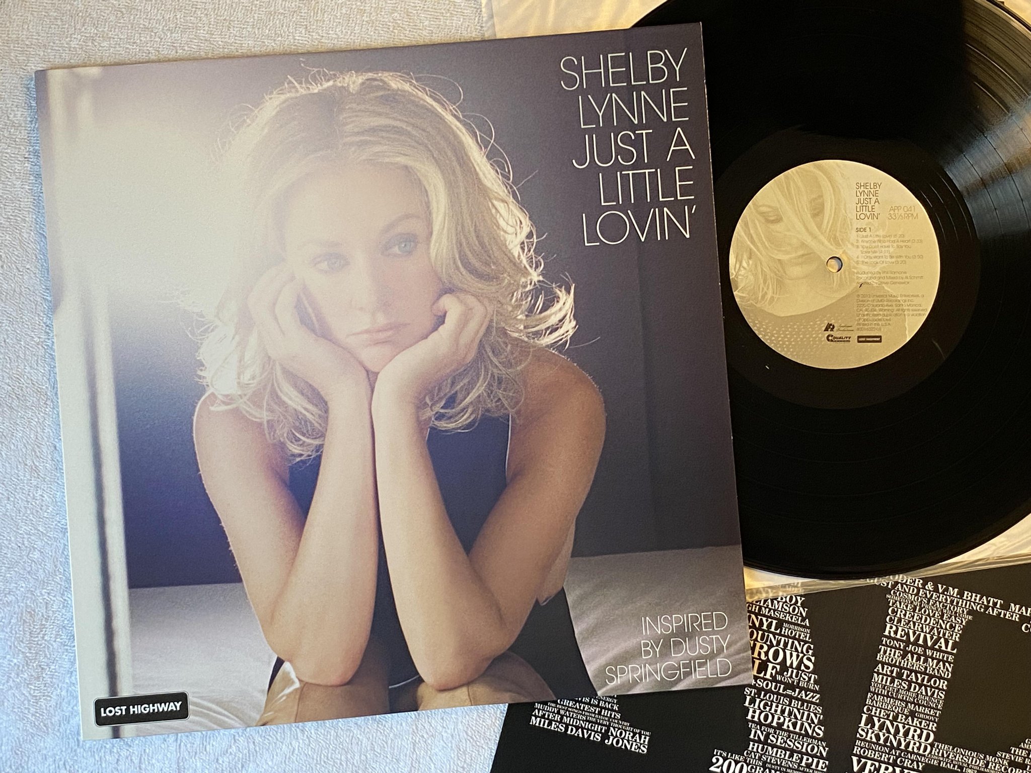 Omslagsbild för skivan SHELBY LYNNE Just A Little Lovin' LP 2012 US analogue productions APP 041