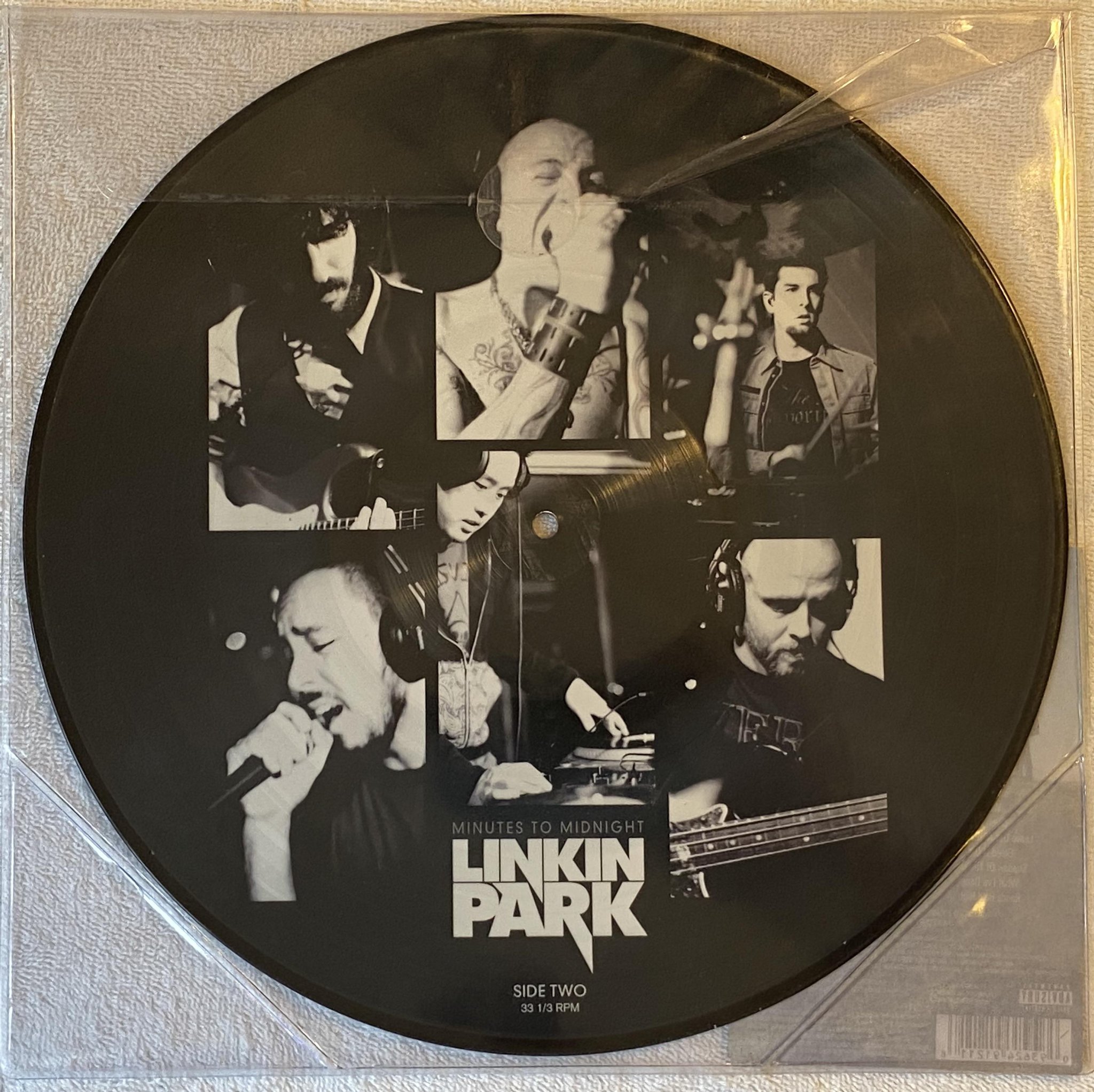 Omslagsbild för skivan LINKIN PARK minutes to midnight 12" pictuire disc WARNER BROS 9362-49121-1