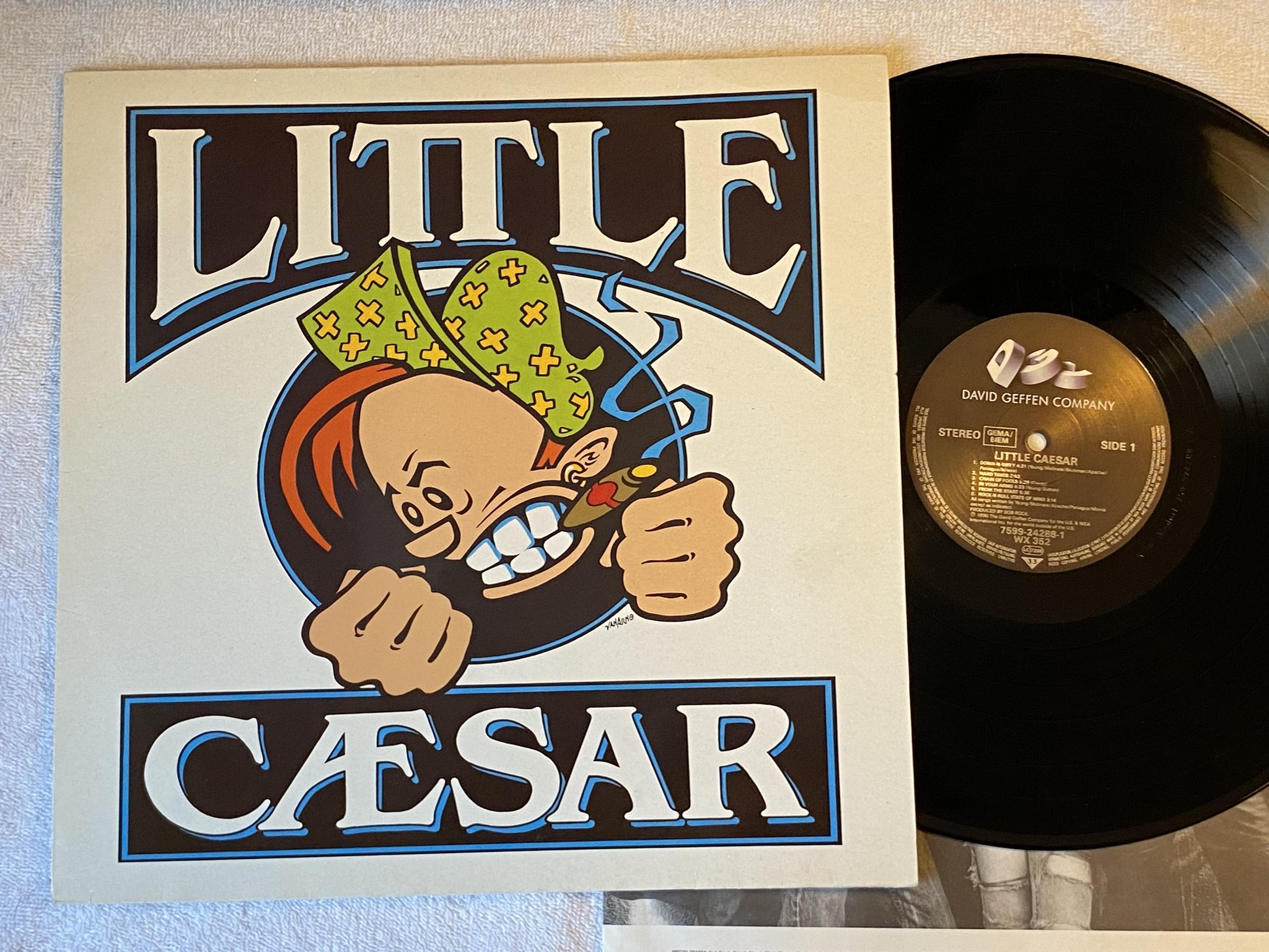 Omslagsbild för skivan LITTLE CAESAR s/t LP -90 DGC 7599-24288-1