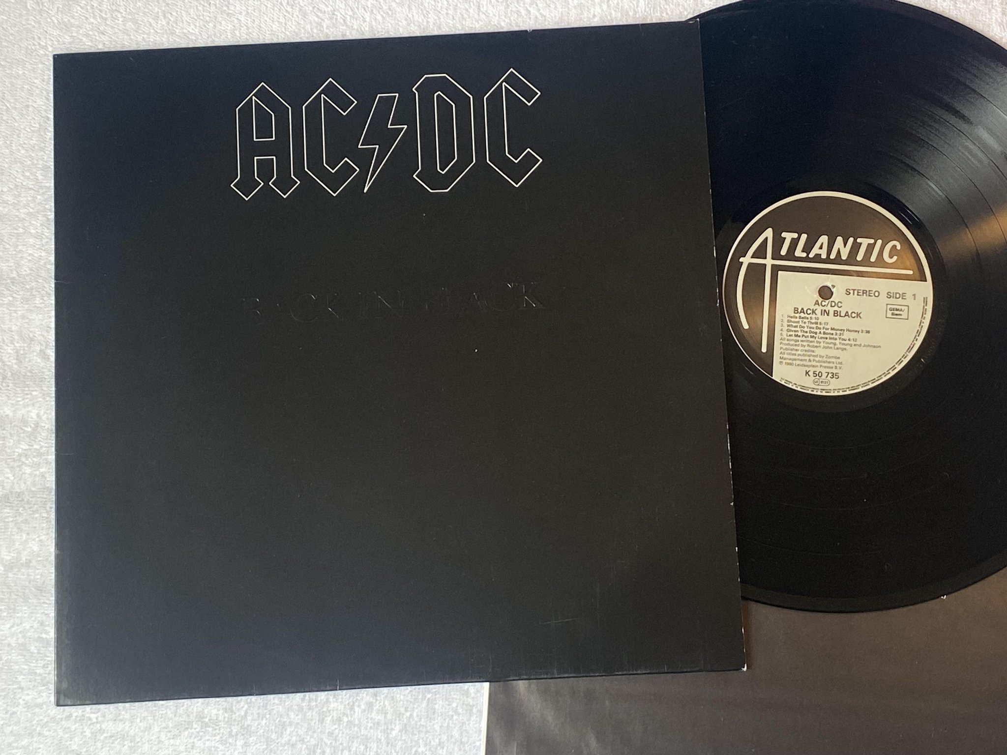 Omslagsbild för skivan AC/DC back in black LP -80 Ger ATLANTIC K 50 735