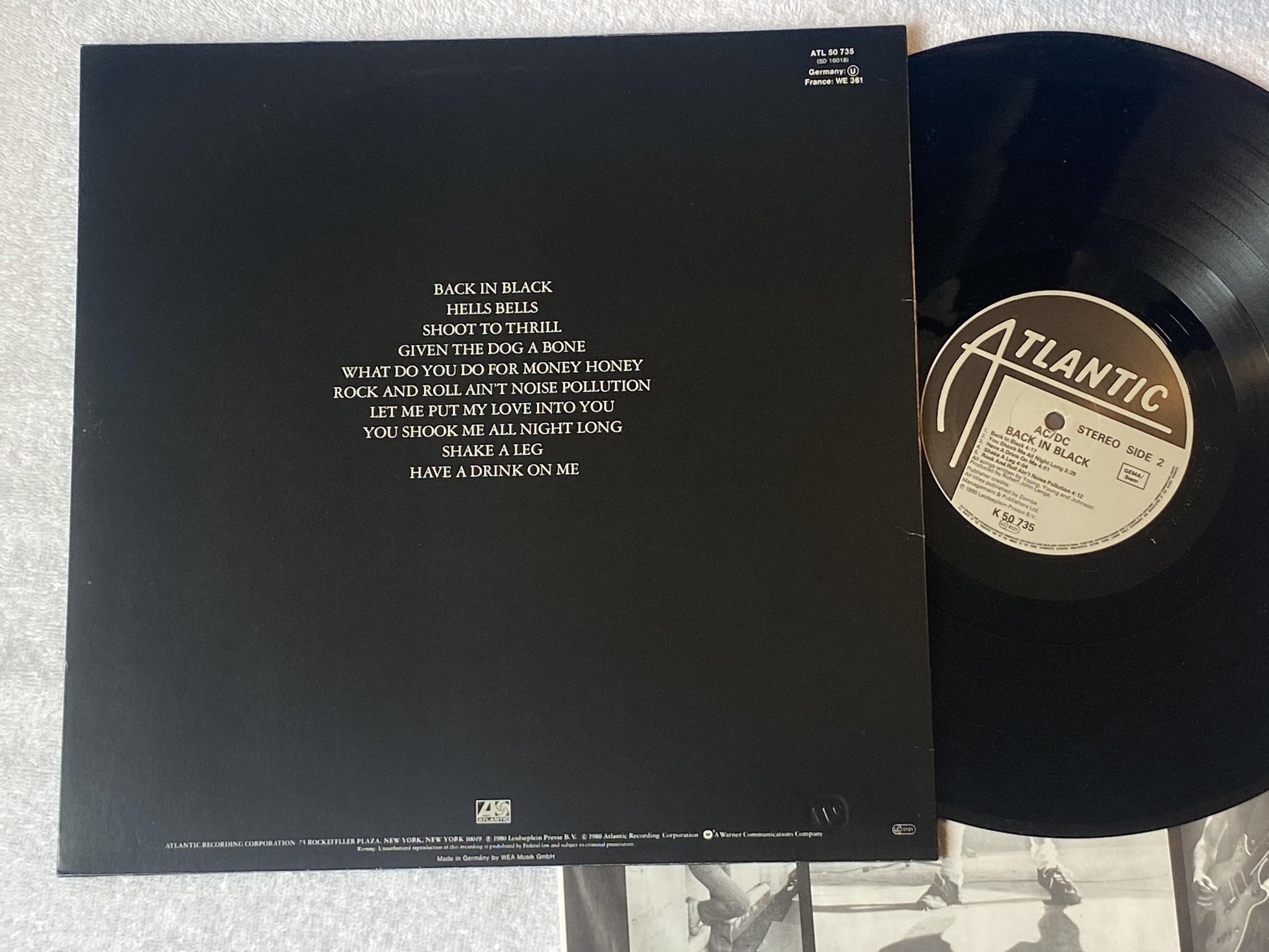 Omslagsbild för skivan AC/DC back in black LP -80 Ger ATLANTIC K 50 735