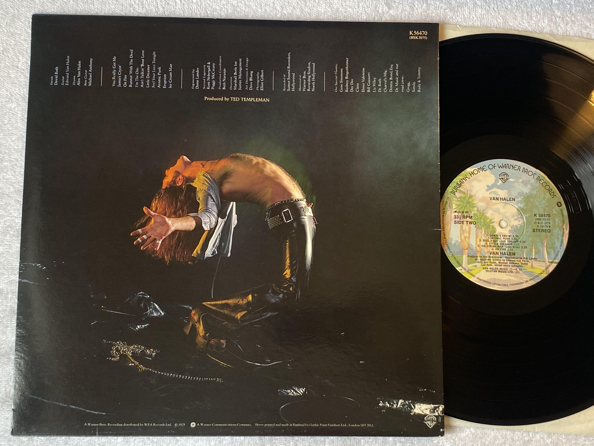 Omslagsbild för skivan VAN HALEN s/t LP -78 UK WARNER BROS K 56470