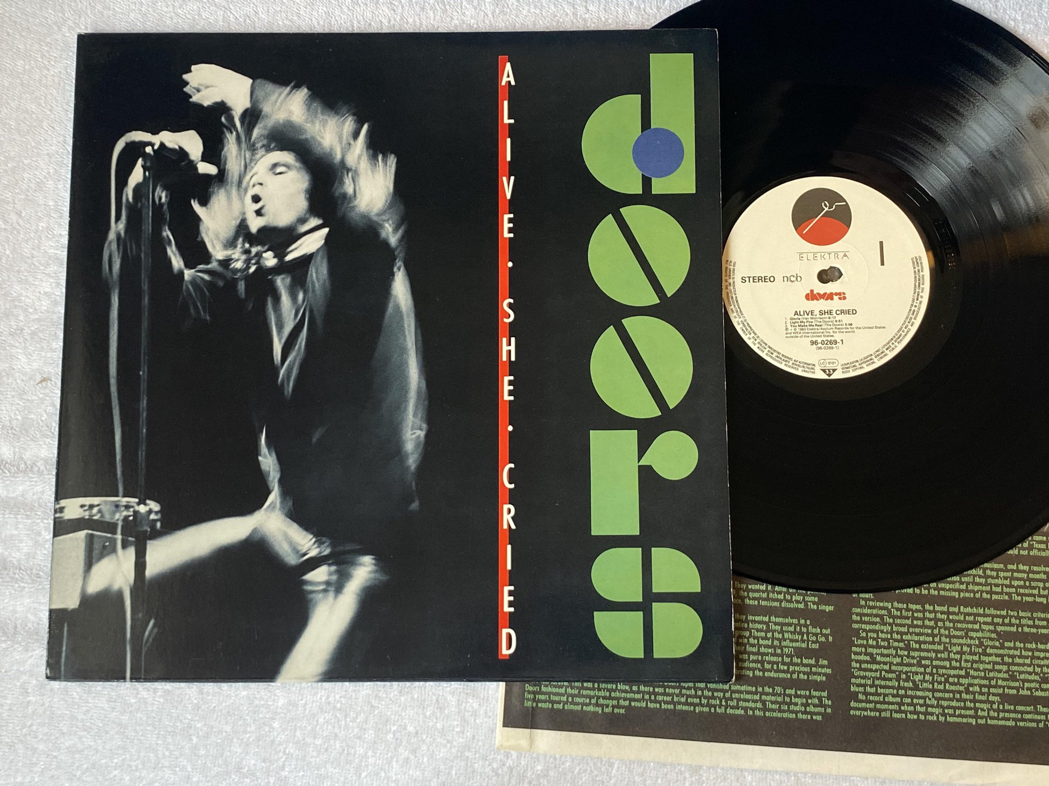 Omslagsbild för skivan THE DOORS alive, she cried LP -83 ncb ELEKTRA 96-0269-1
