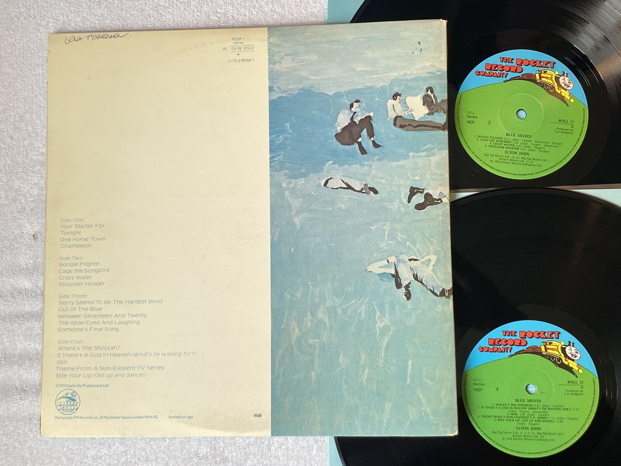 Omslagsbild för skivan ELTON JOHN blue moves 2xLP -76 ncb THE ROCKET RECORD COMPANY ROLL-12