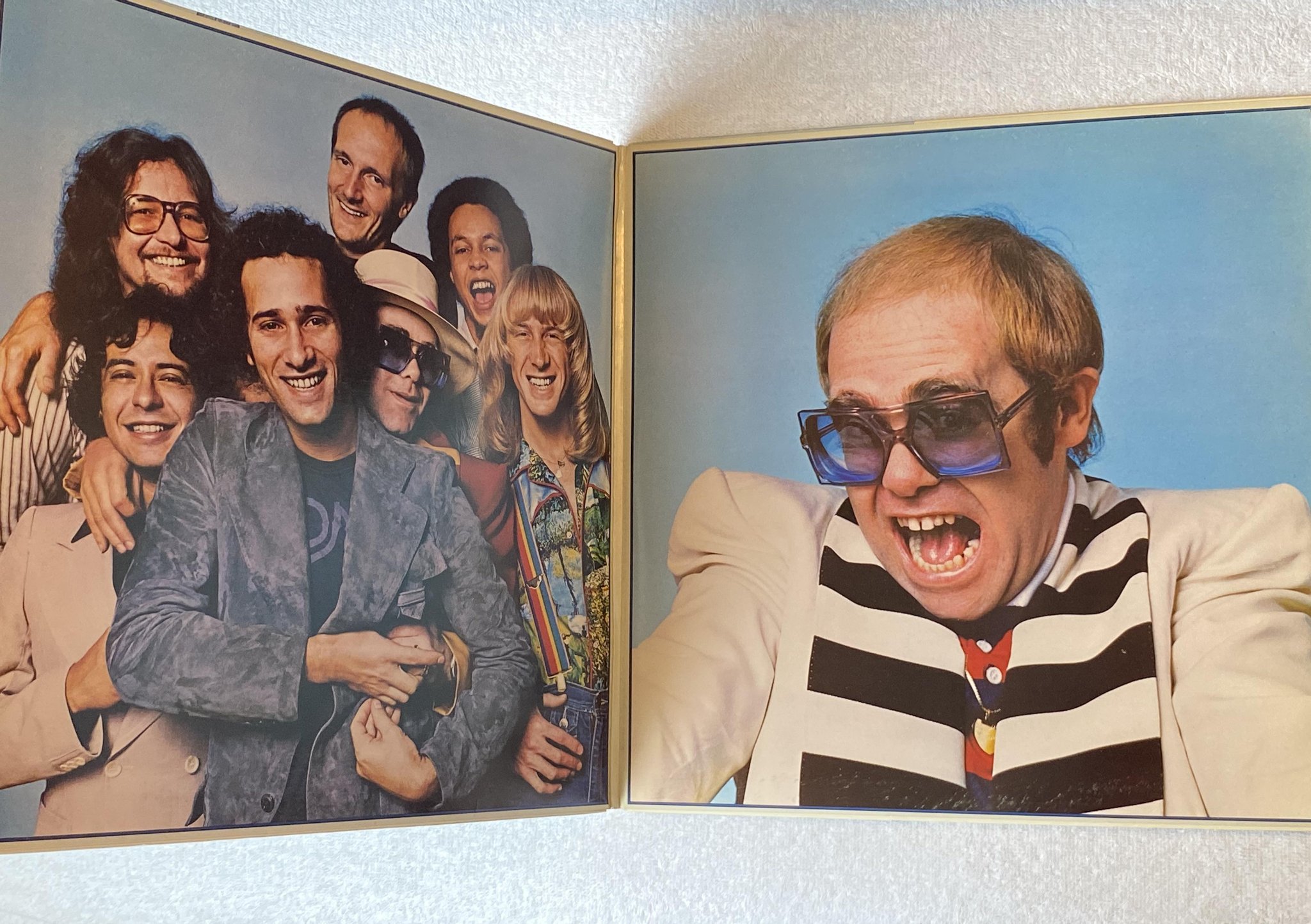 Omslagsbild för skivan ELTON JOHN blue moves 2xLP -76 ncb THE ROCKET RECORD COMPANY ROLL-12
