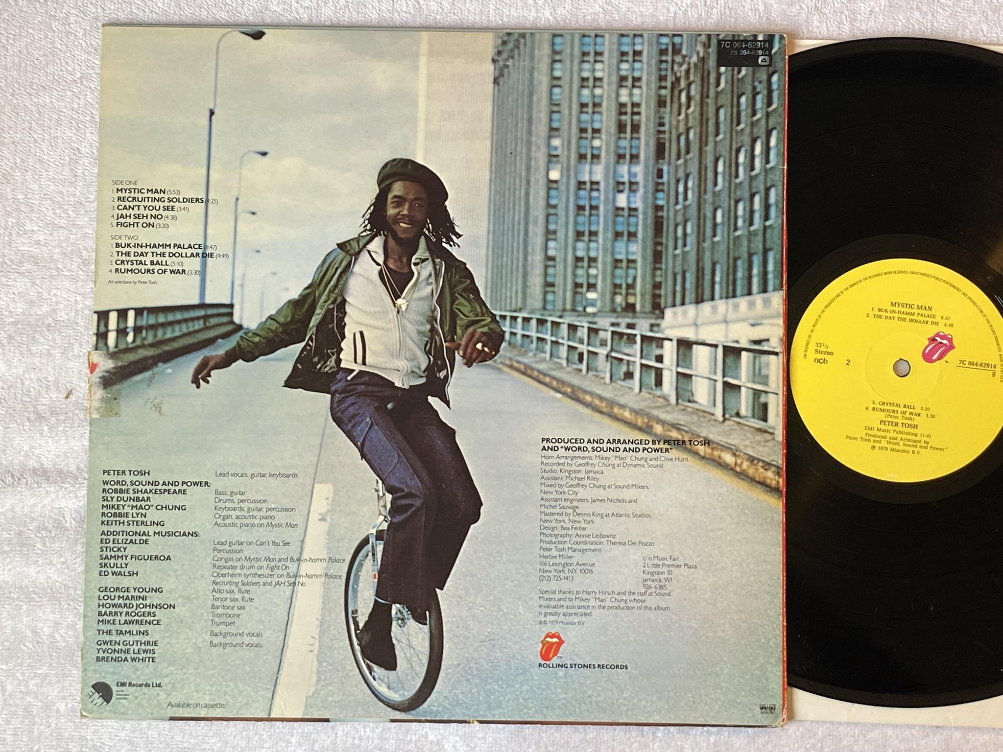 Omslagsbild för skivan PETER TOSH mystic man LP -79 ncb 7C 064-62914