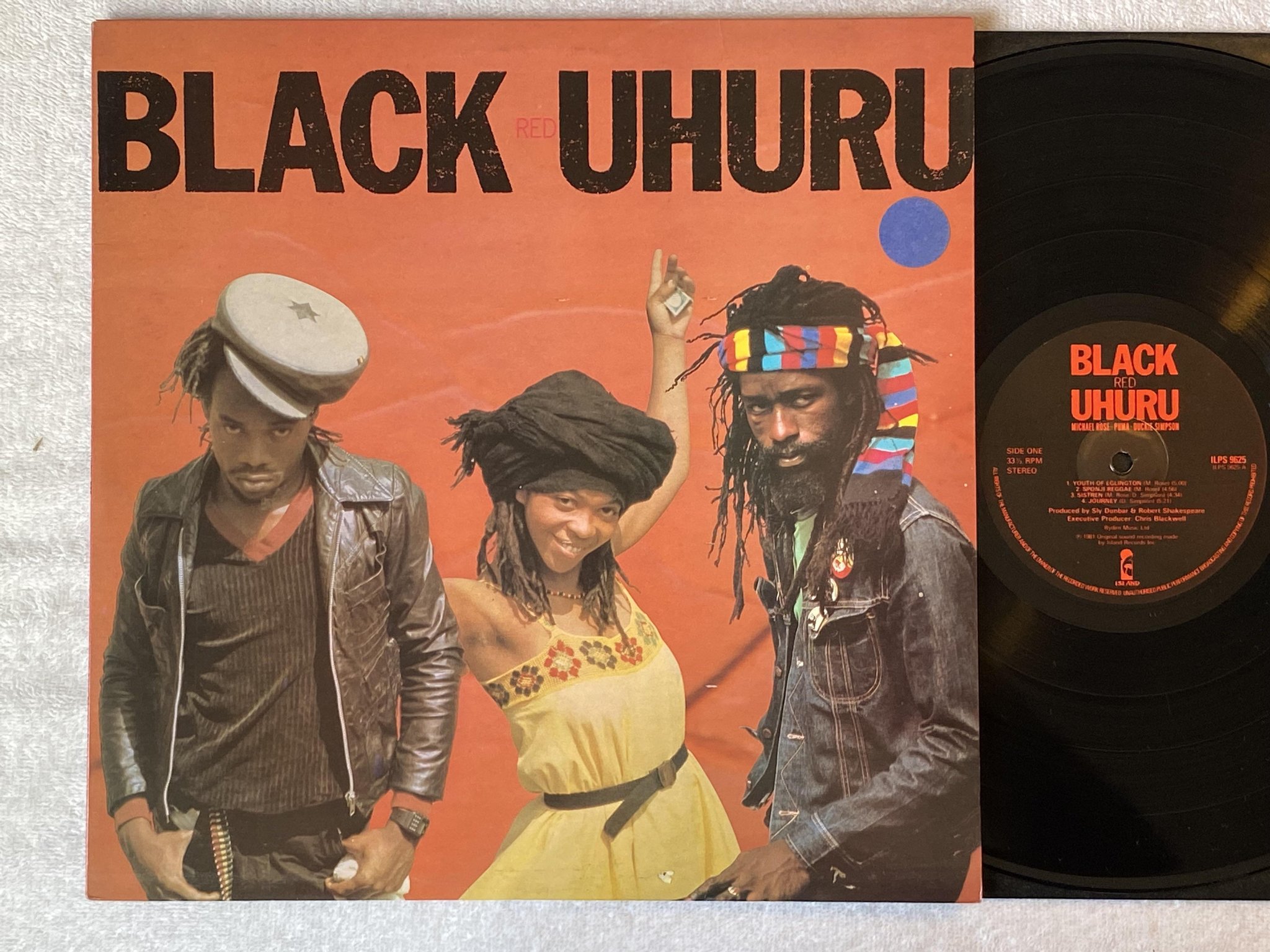 Omslagsbild för skivan BLACK UHURU red LP -81 UK ISLAND ILPS 9625 *** MASSIVE CLASSIC ***