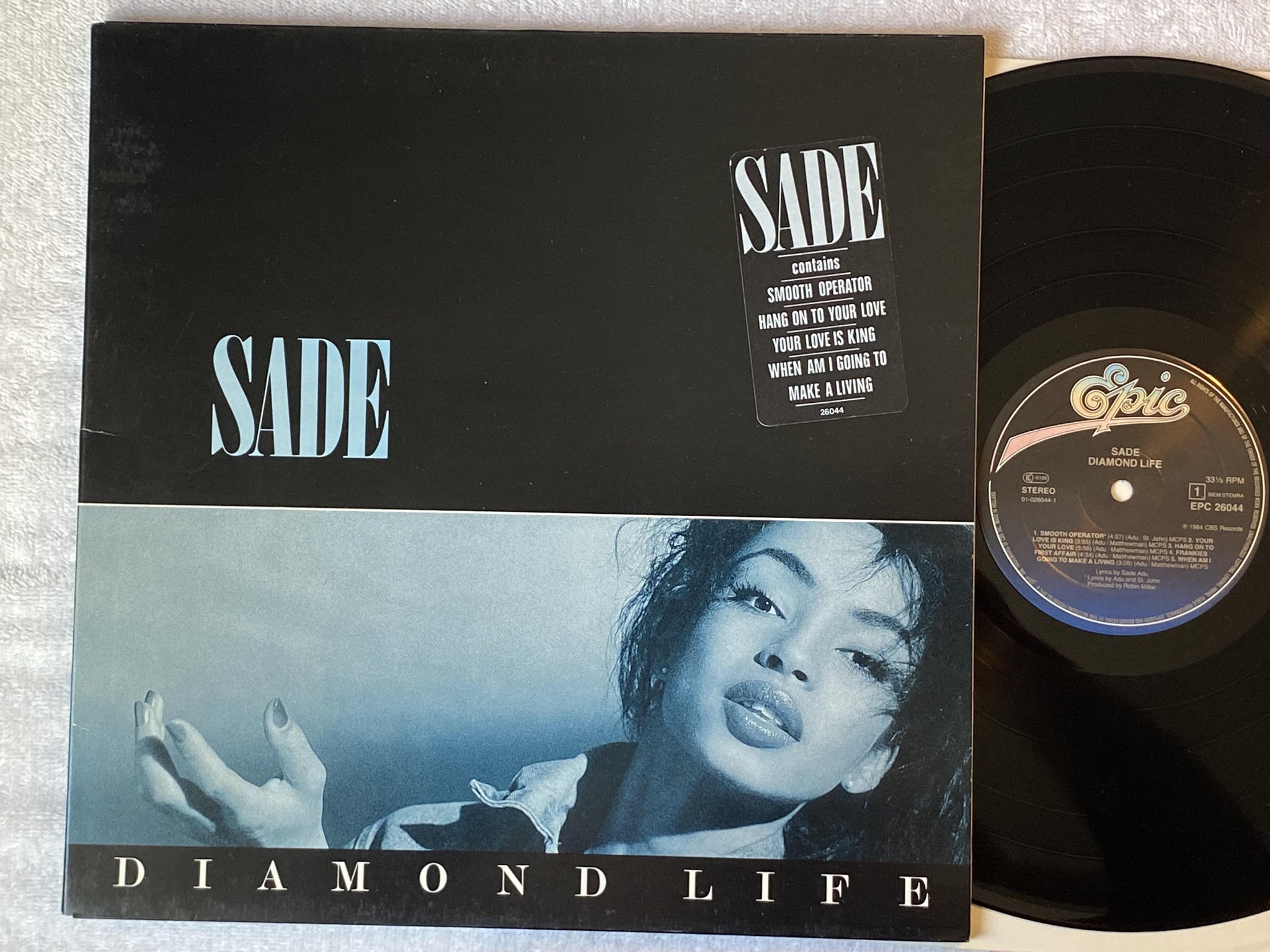 Omslagsbild för skivan SADE diamond life LP -84 Hol EPIC EPC 26044