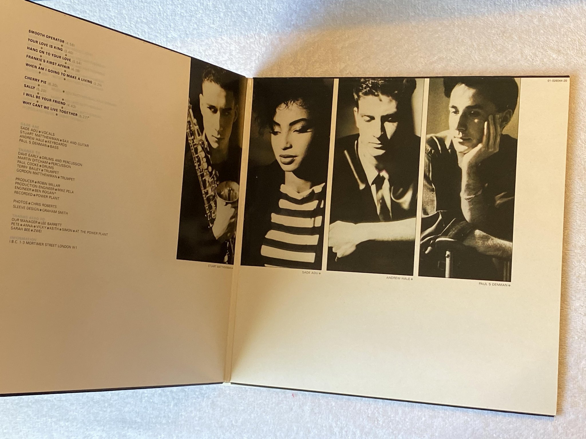 Omslagsbild för skivan SADE diamond life LP -84 Hol EPIC EPC 26044