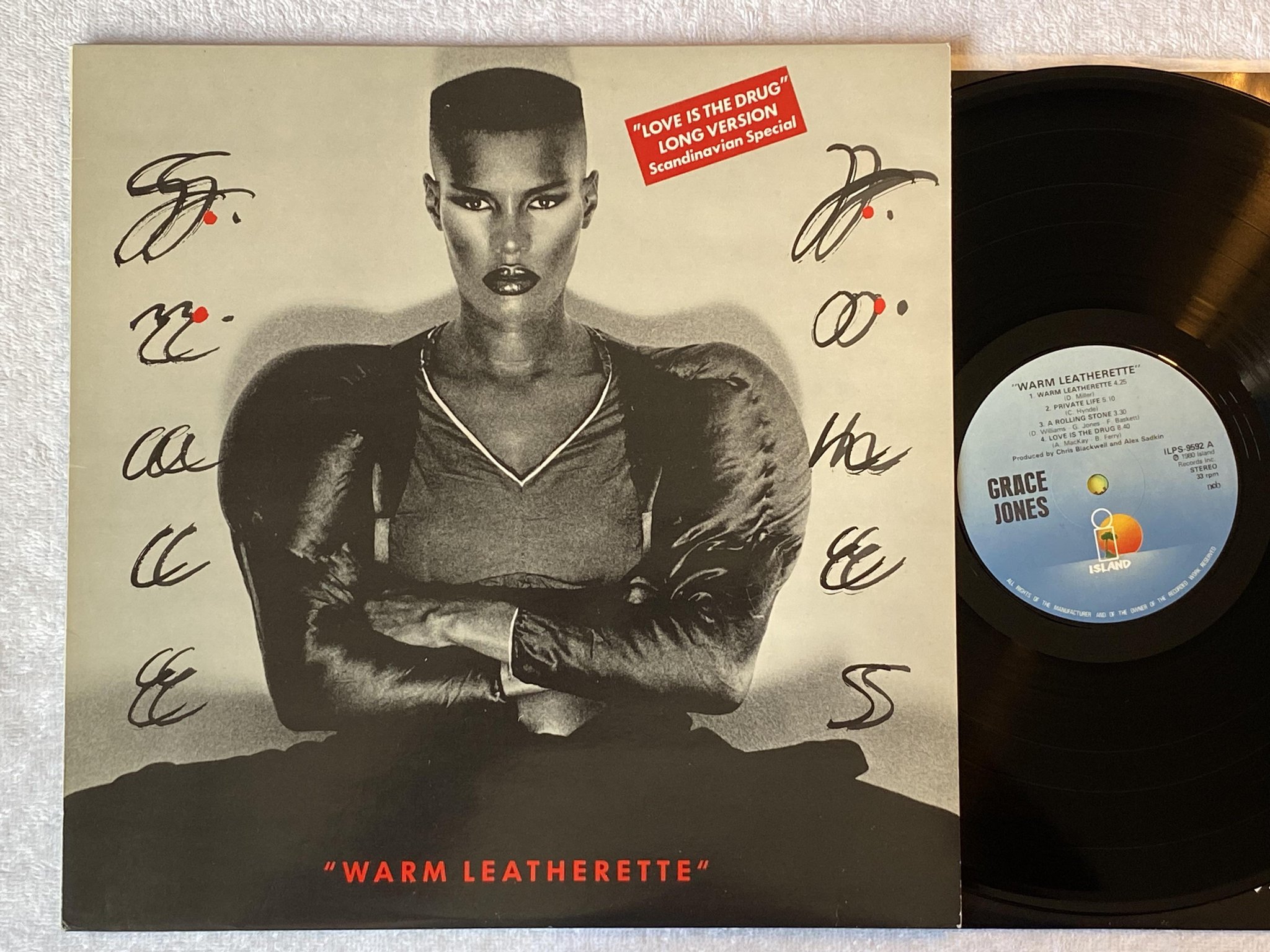 Omslagsbild för skivan GRACE JONES warm leatherette LP -80 ncb ISLAND ILPS 9592