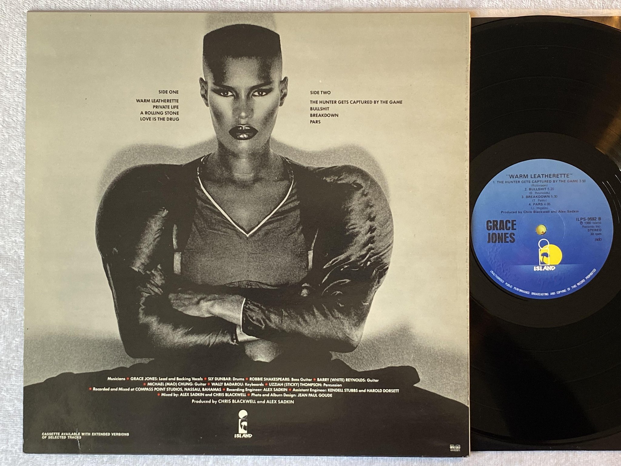 Omslagsbild för skivan GRACE JONES warm leatherette LP -80 ncb ISLAND ILPS 9592